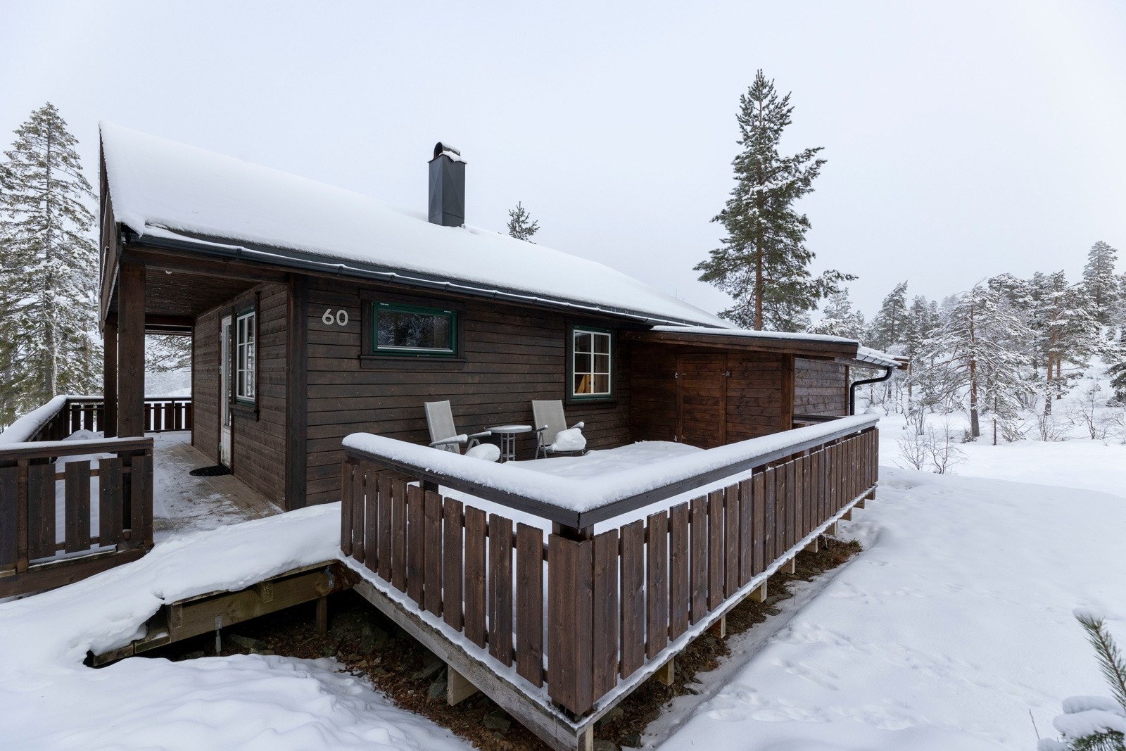 Stor solrik terrasse, her kan du nyte solen fra morgen til kveld. Galleribilde