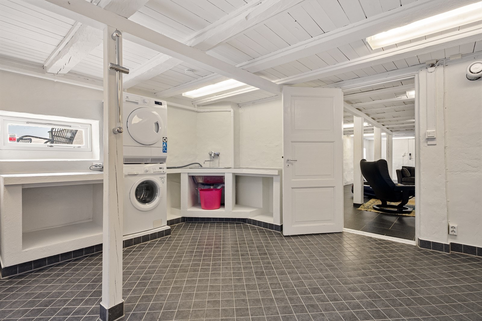 Vaskerom med WC. Galleribilde