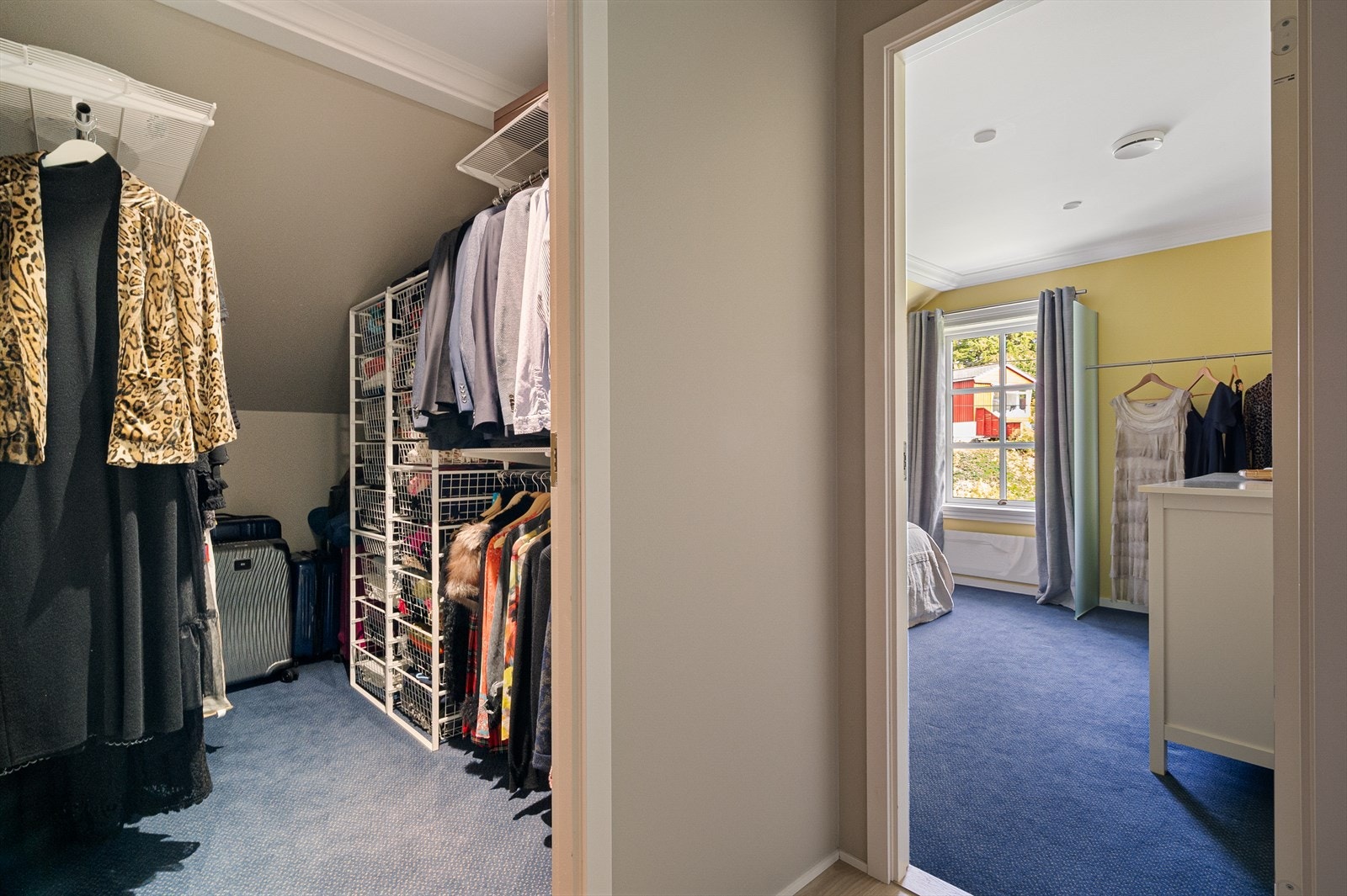 Walk-in garderobe. Galleribilde