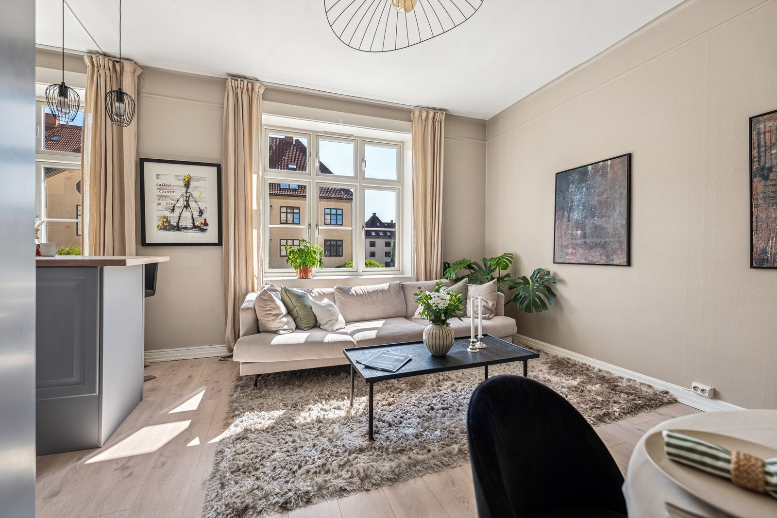 Her bor man sentralt, men allikevel tilbaketrukket, med nærhet til urbant byliv og store, flotte grøntområder. Galleribilde