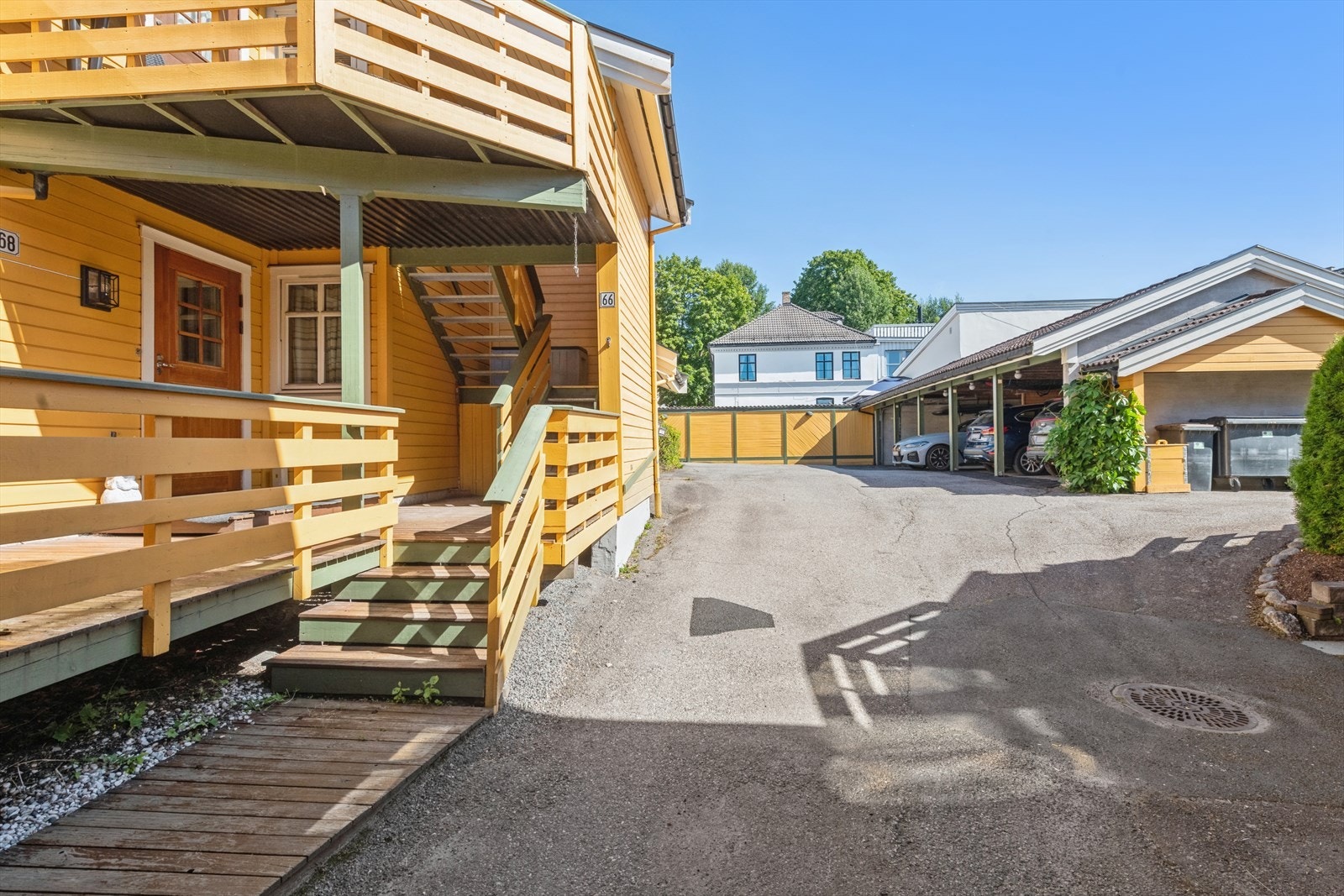 Leilgheten ligger i et hyggelig, lite sameie med kun 6 seksjoner. Galleribilde