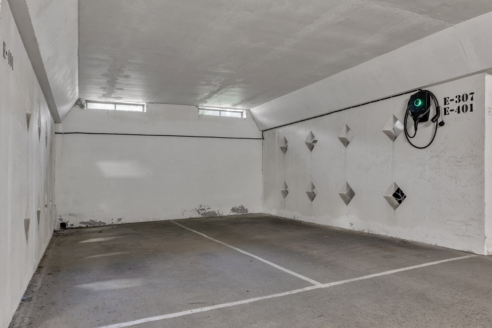 Fast plass i felles garasjeanlegg Galleribilde