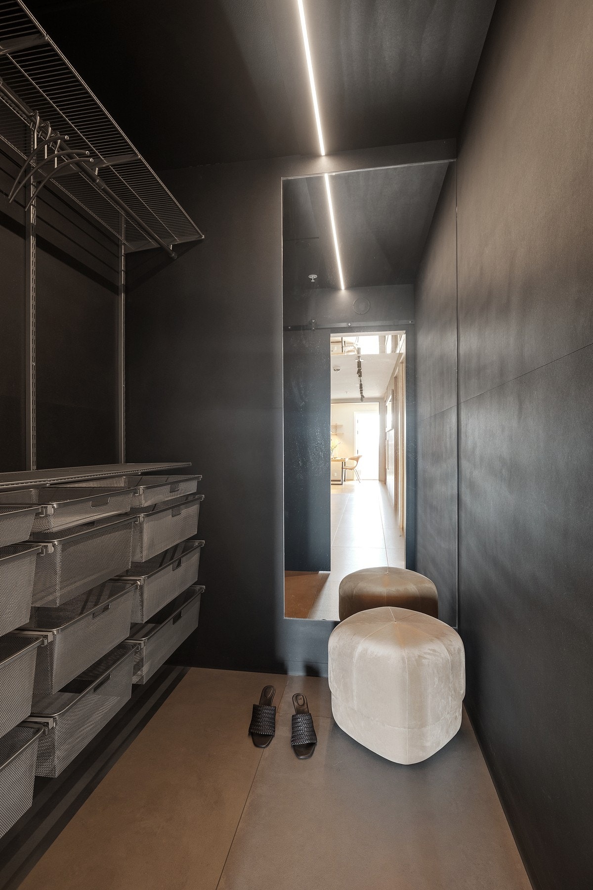 Funksjonell bod med smart innredning. Galleribilde