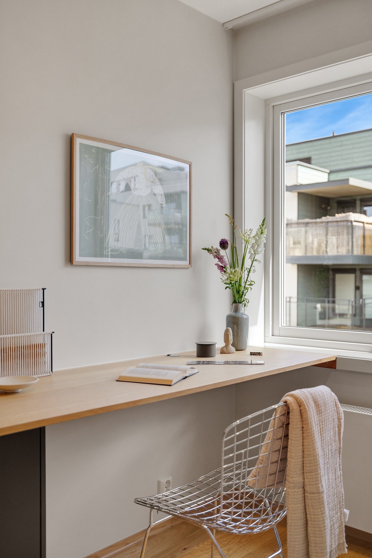 Spesialdesignet skrivebordspult. Galleribilde