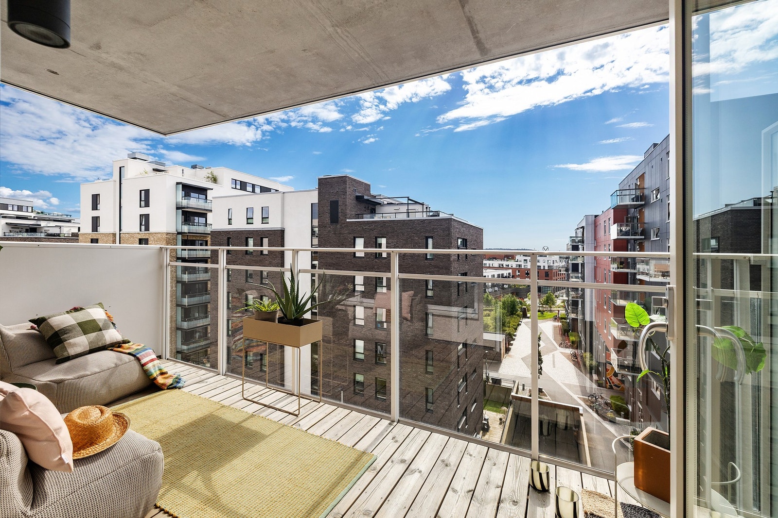 Leiligheten har en nydelig sydvestvendt balkong med gode solforhold. Galleribilde