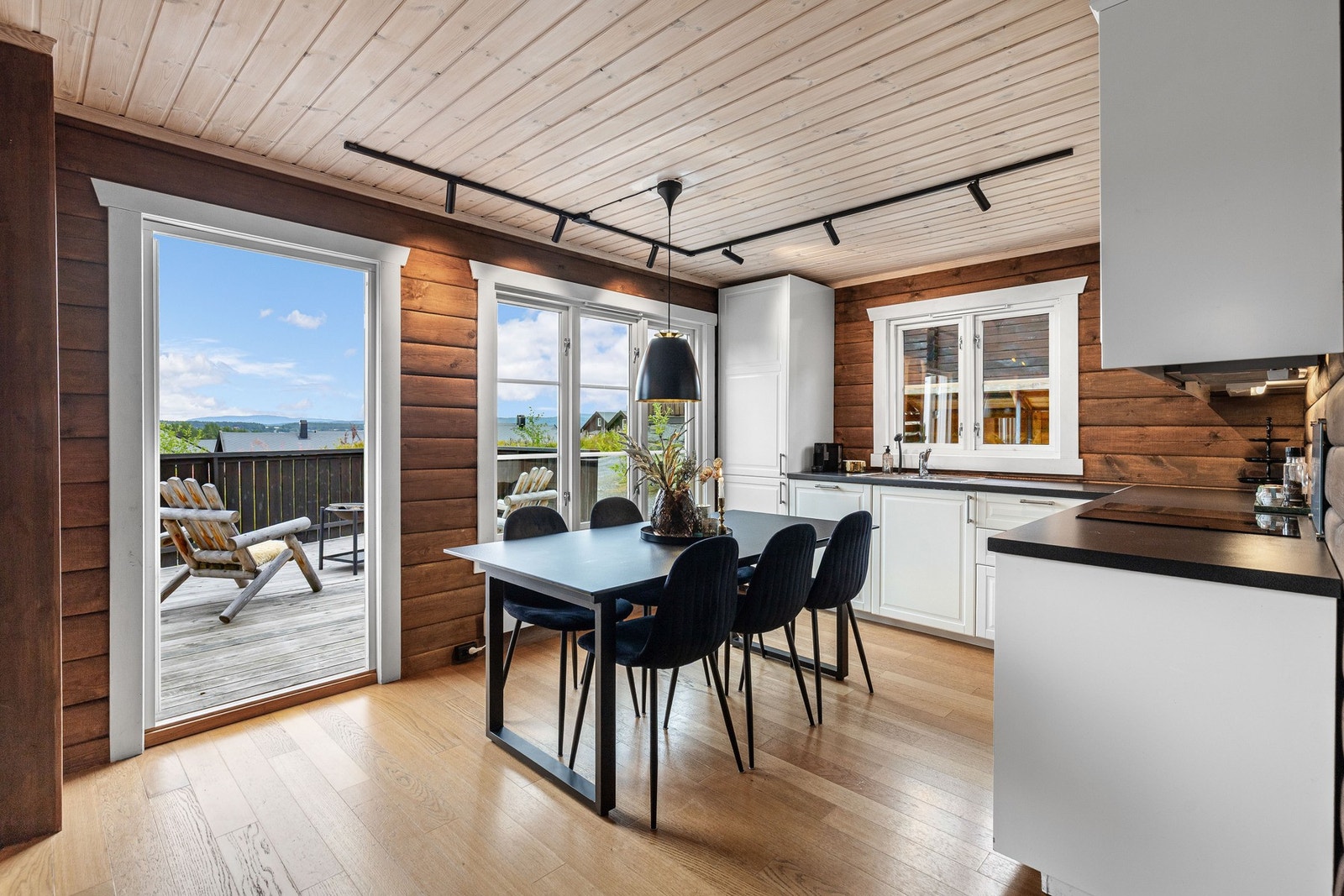 Her er det også utgang til terrassen. Galleribilde