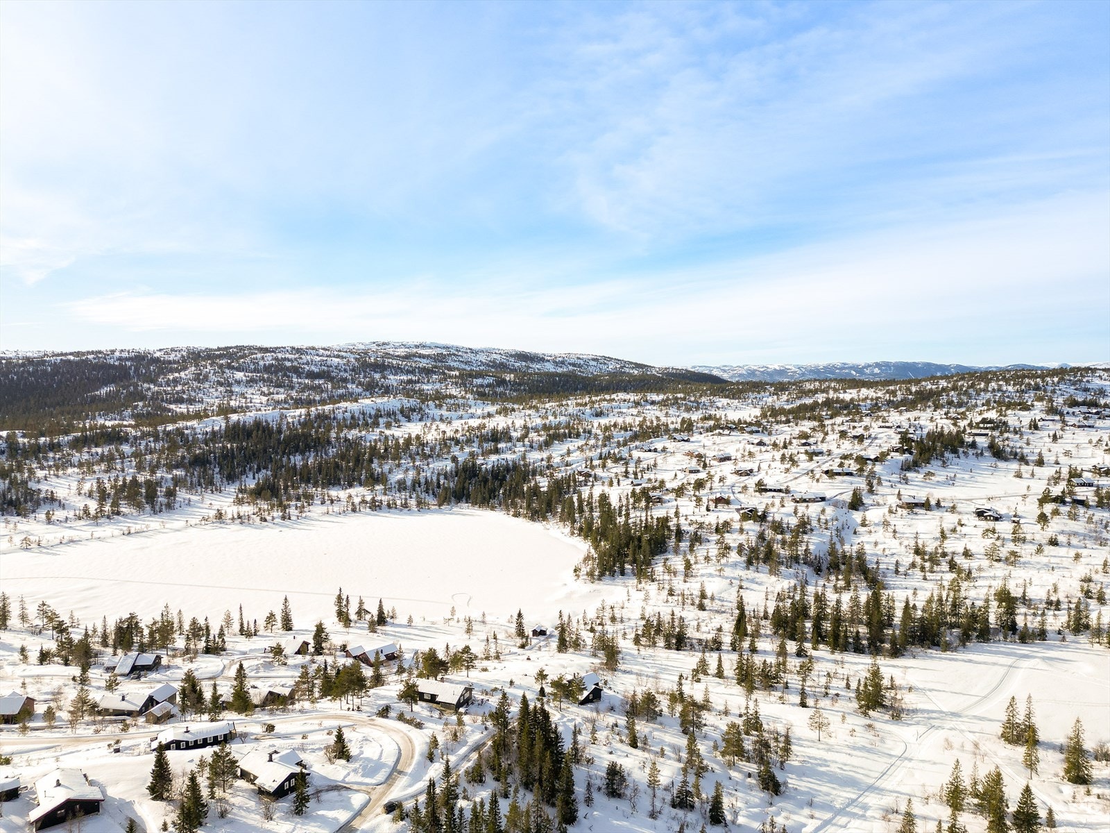 Ønsker du å besøke et større anlegg, er det ca. 30-40 minutter med bil til skisenteret i Vrådal og på Gautefall, som er populære vinterdestinasjoner. Galleribilde