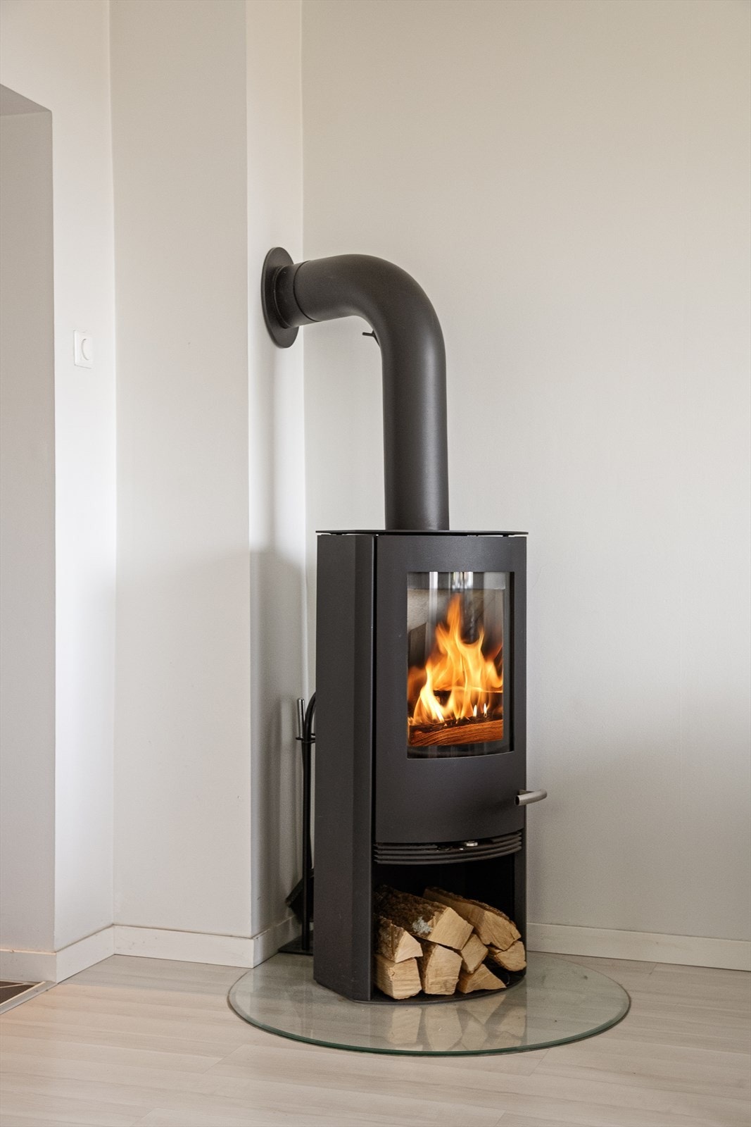 Peisovnen gir god varme og hygge spesielt i de kjøligere dagene. Galleribilde