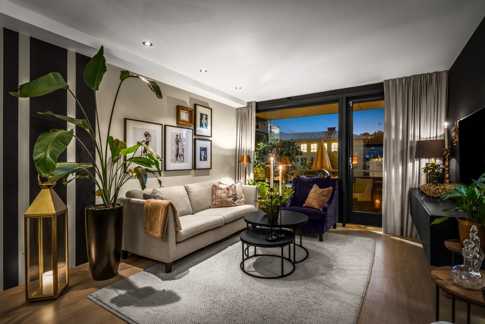 Leiligheten har en innbydende og pen stue med gode møbleringsmuligheter. Galleribilde