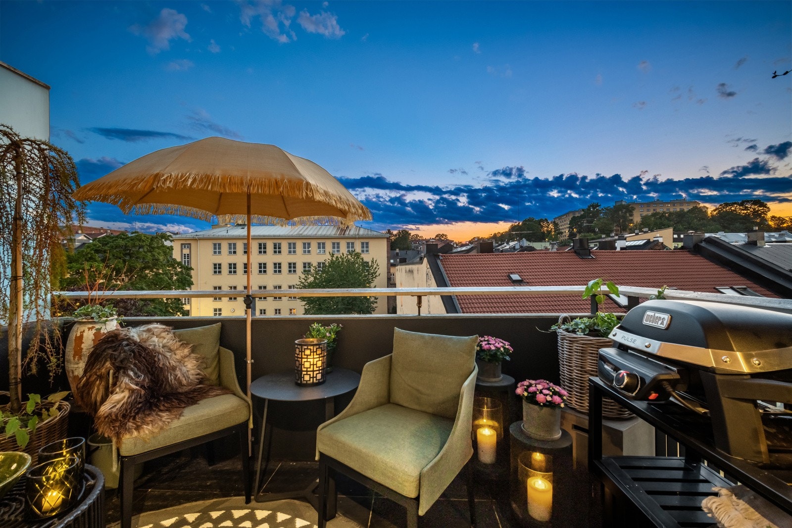 En lekker 3-roms beliggende høyt og fritt i byggets 5. etasje, i et attraktivt område på Fredensborg. Galleribilde