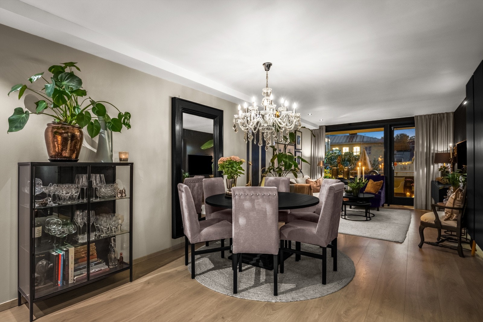 Et naturlig samlingspunkt for hyggelige måltider. Galleribilde