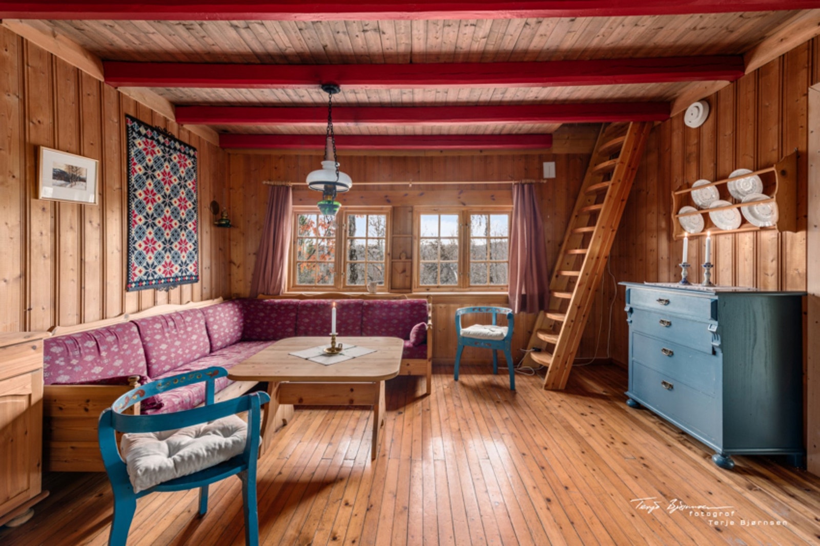 Fra stuen går stige opp til sovehemsen. Galleribilde