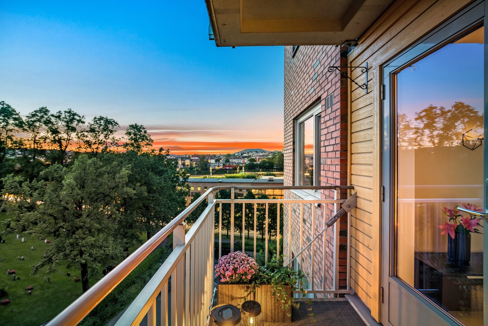 Leiligheten ligger i et sentralt og urbant område i Gamlebyen, ved foten av Ekebergåsen. Galleribilde