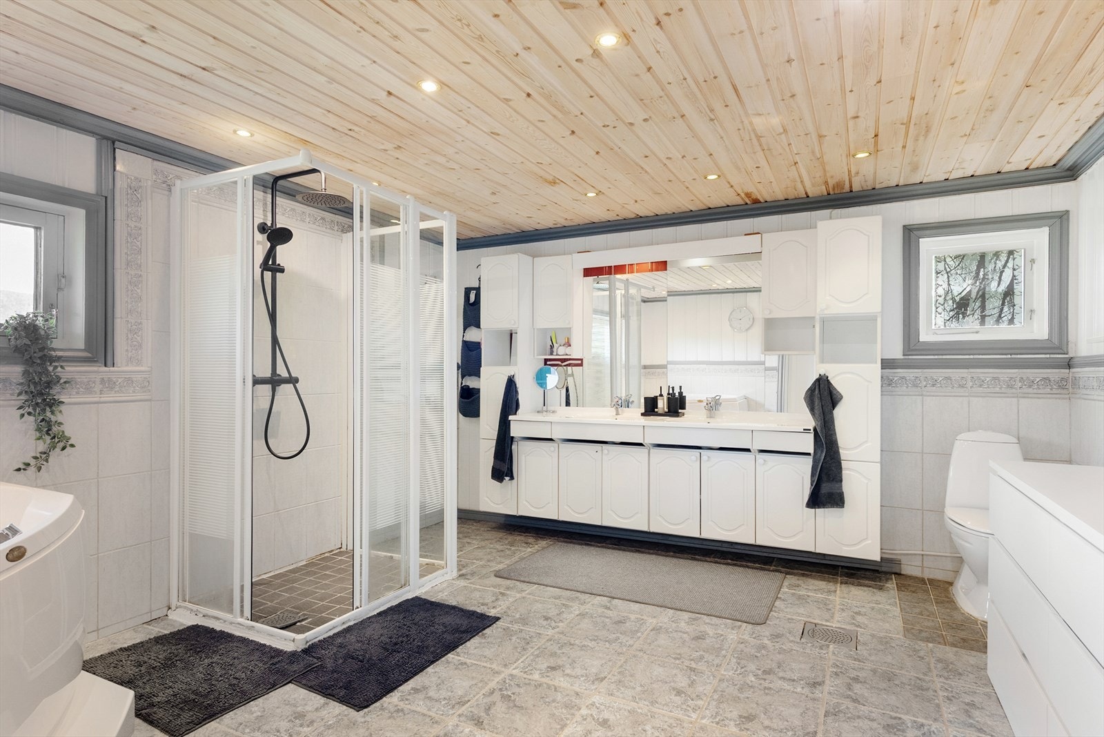 Bad 1. Etasje. Galleribilde