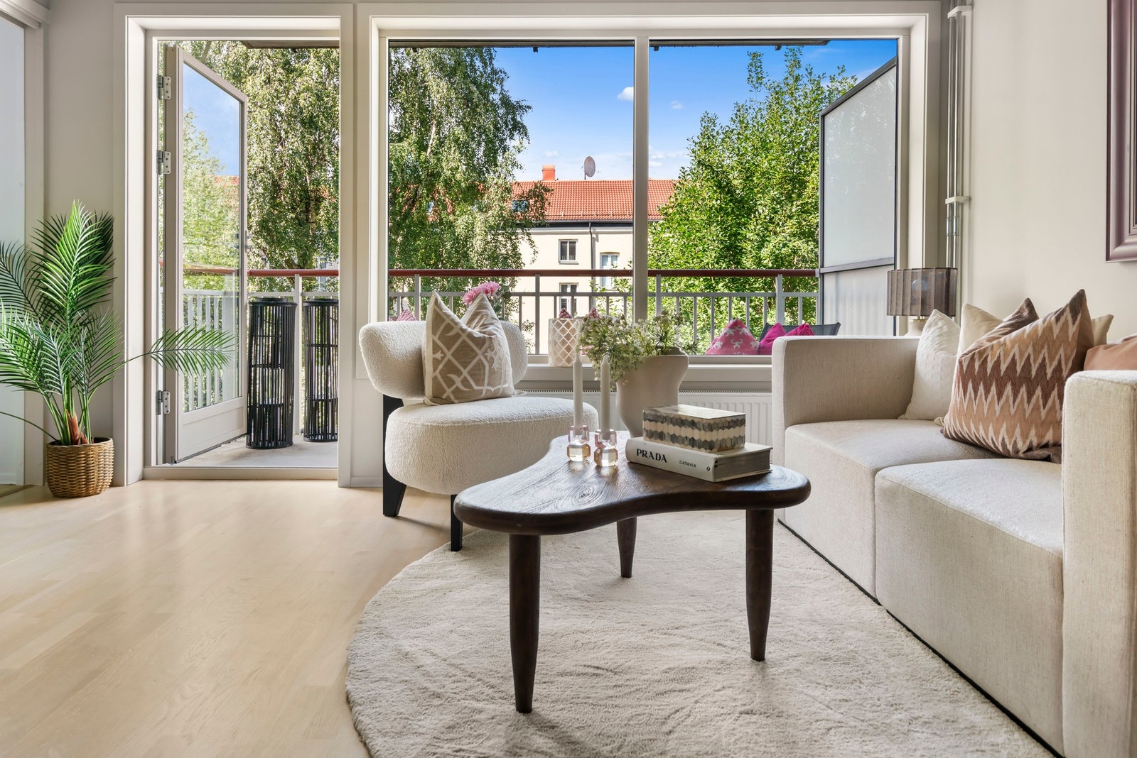 Fantastisk utsikt fra byggets 4. etasje. Galleribilde