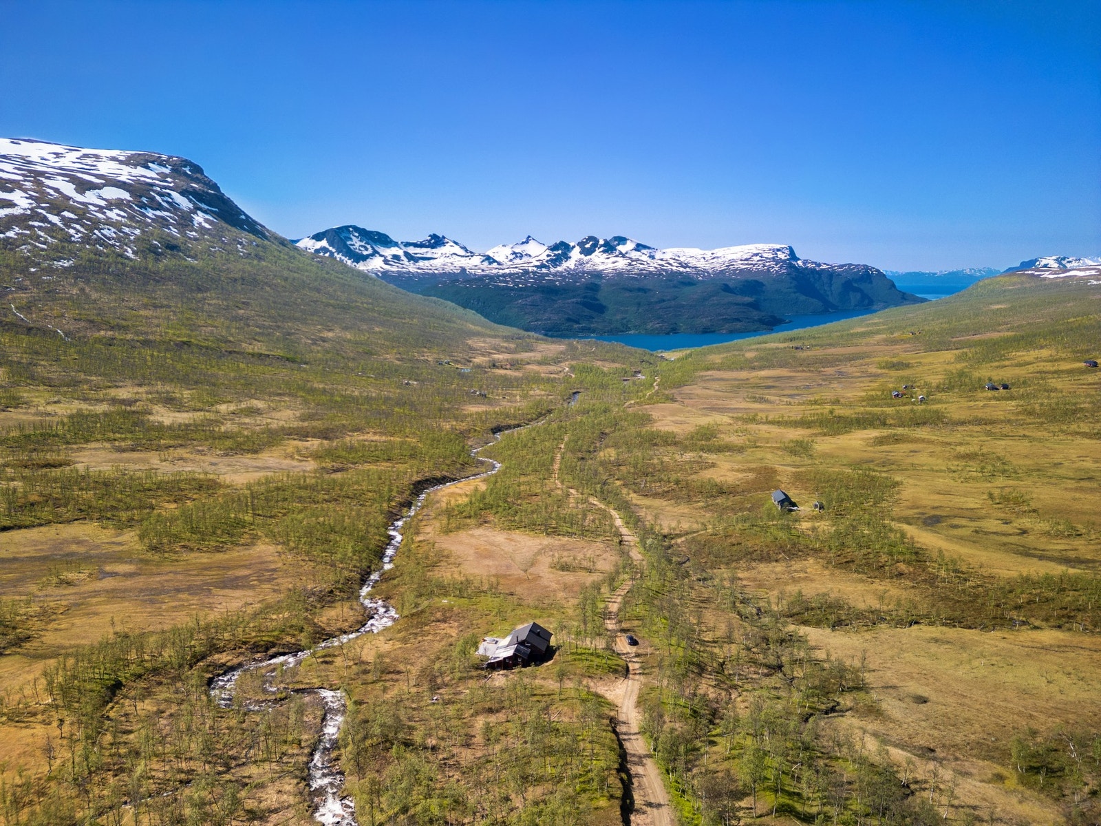 EIE eiendomsmegling v/ Runar Bjørkelund ønsker velkommen til en koselig hytte i Hesjebergdalen Galleribilde