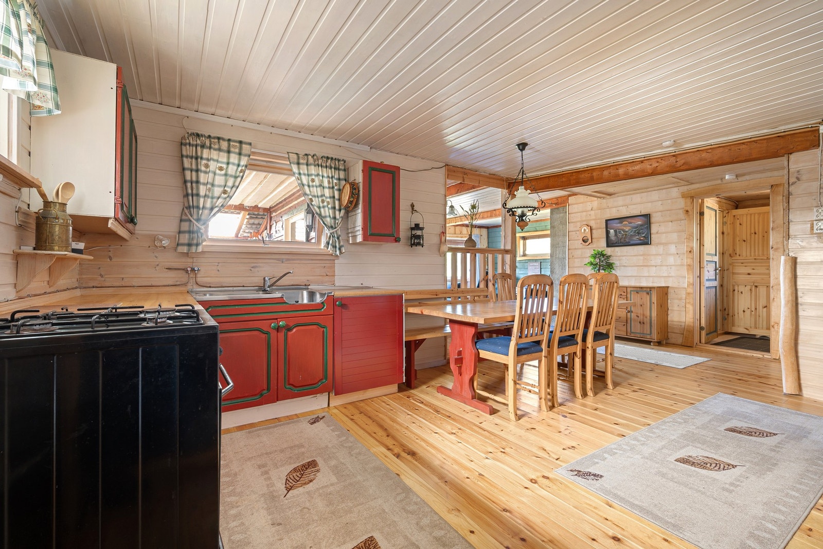 Frittstående gasskomfyr - ideell for hyttebruk uten strømavhengighet Galleribilde