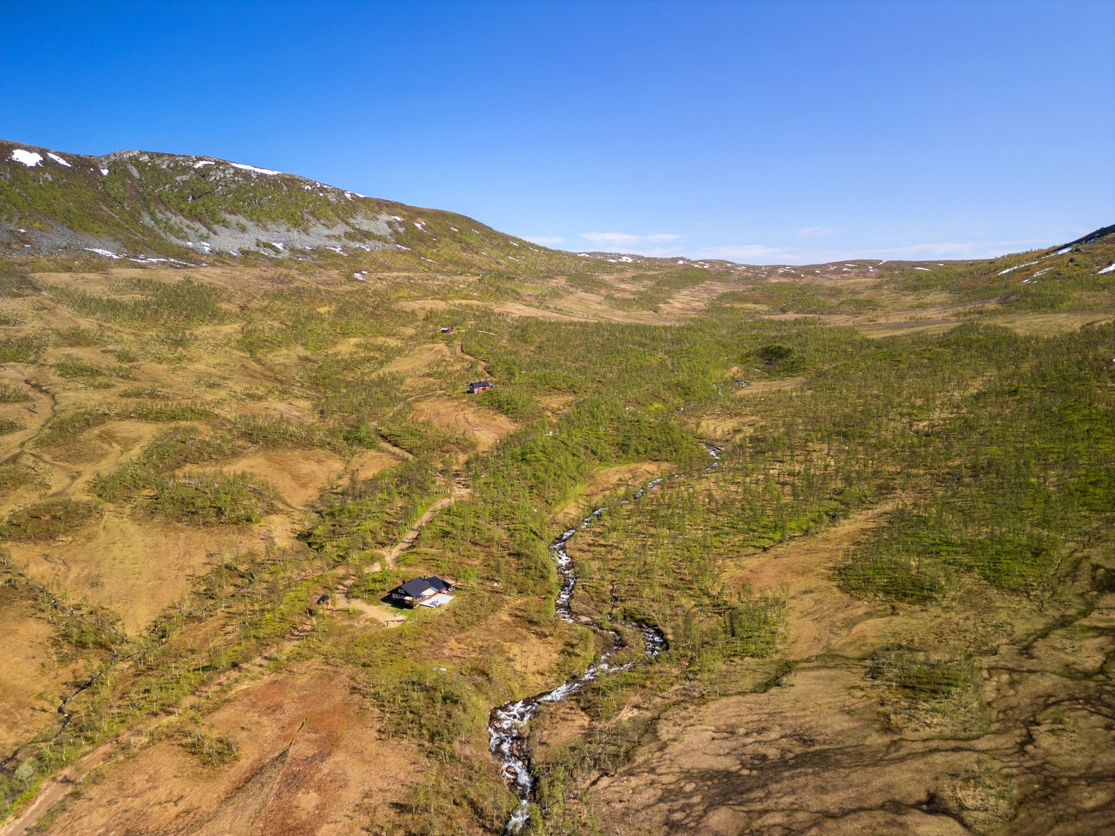 Bak Rundkollen tipper det rett ned i Lavangen Galleribilde