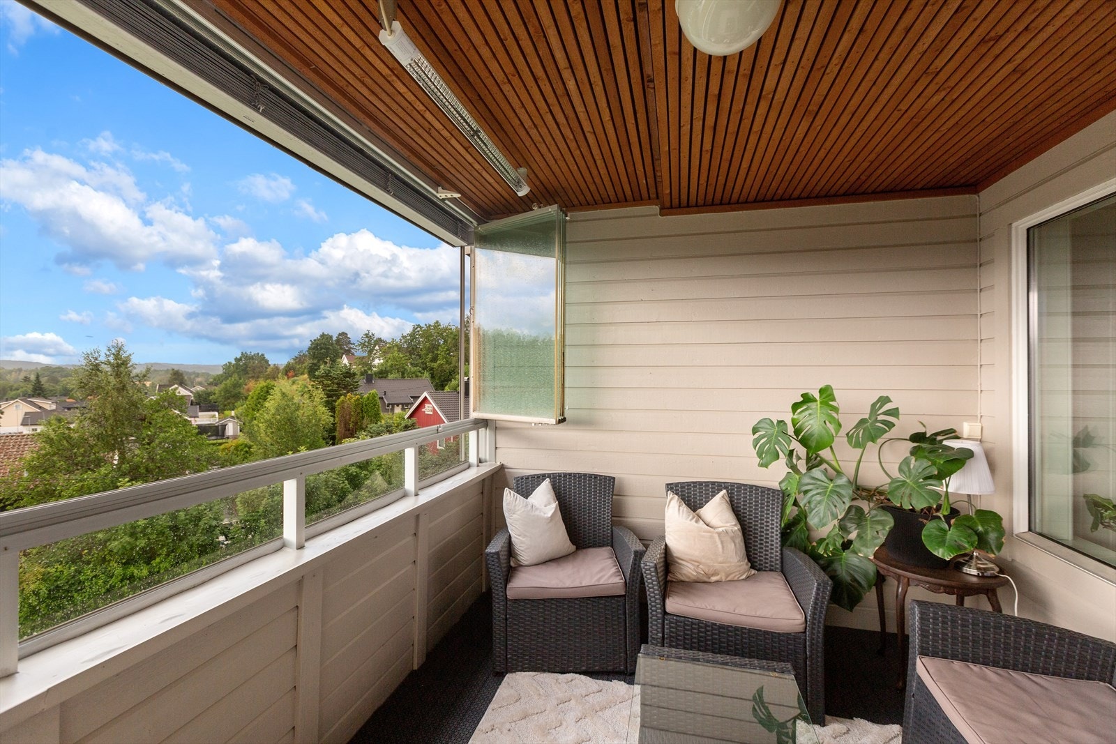 Inn glasset balkong med mulighet til å åpne vinduer Galleribilde