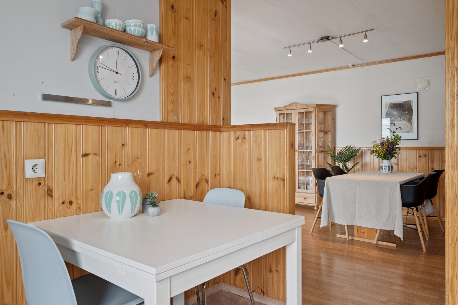 inngang fra stue til kjøkken. Galleribilde