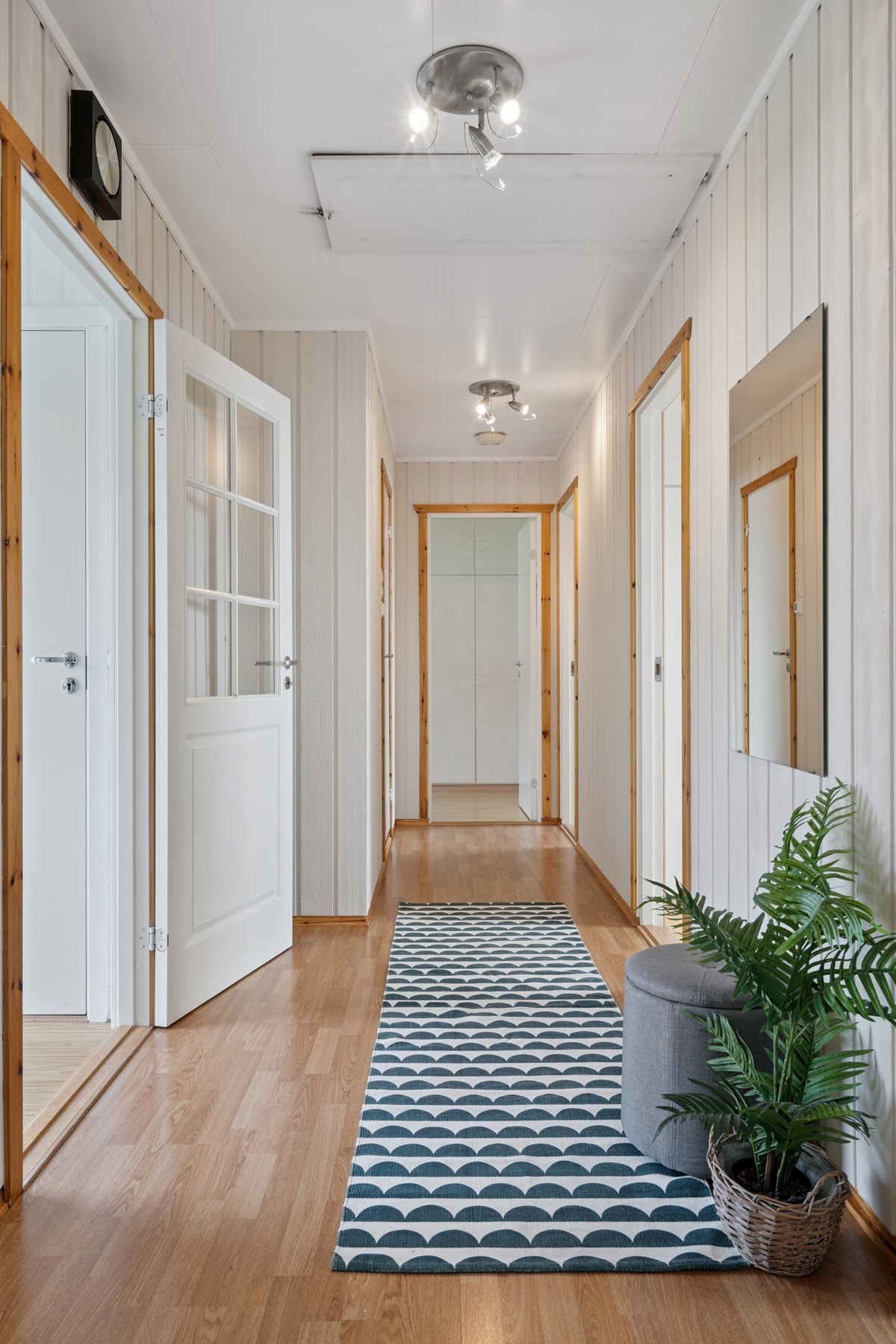 Gang til bad, kjøkken, stue og soverom Galleribilde