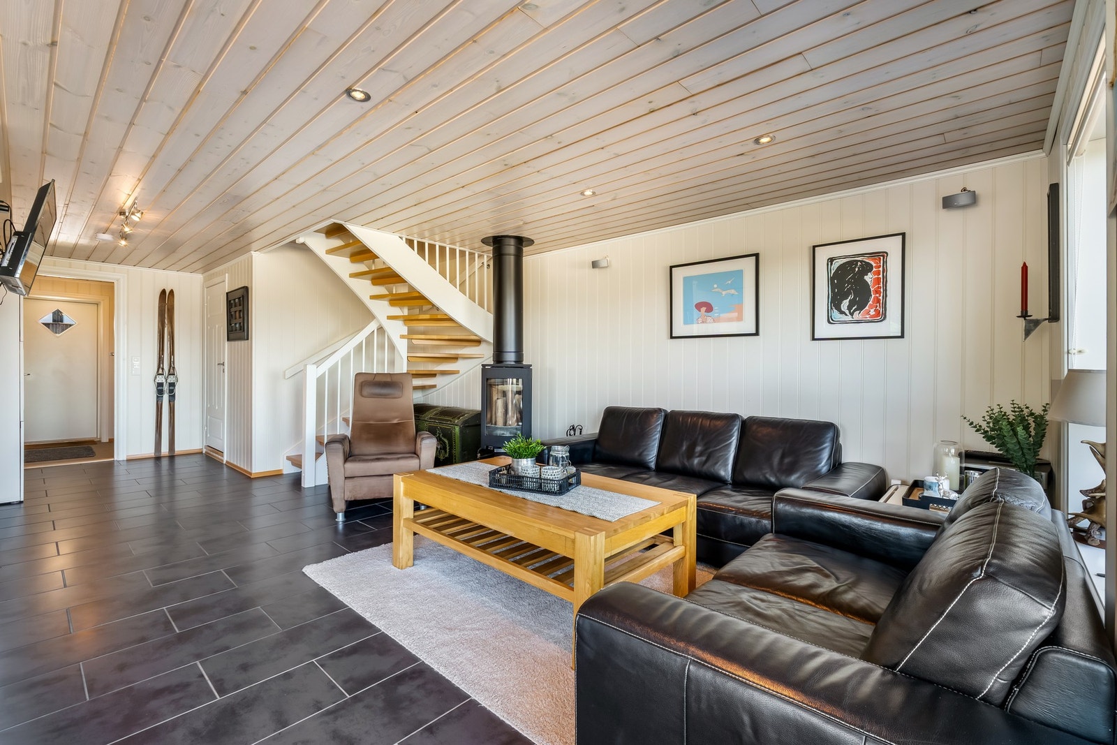 Dette er et fleksibelt oppholdsrom som kan tilpasses ulike behov og bruksmønstre! Galleribilde