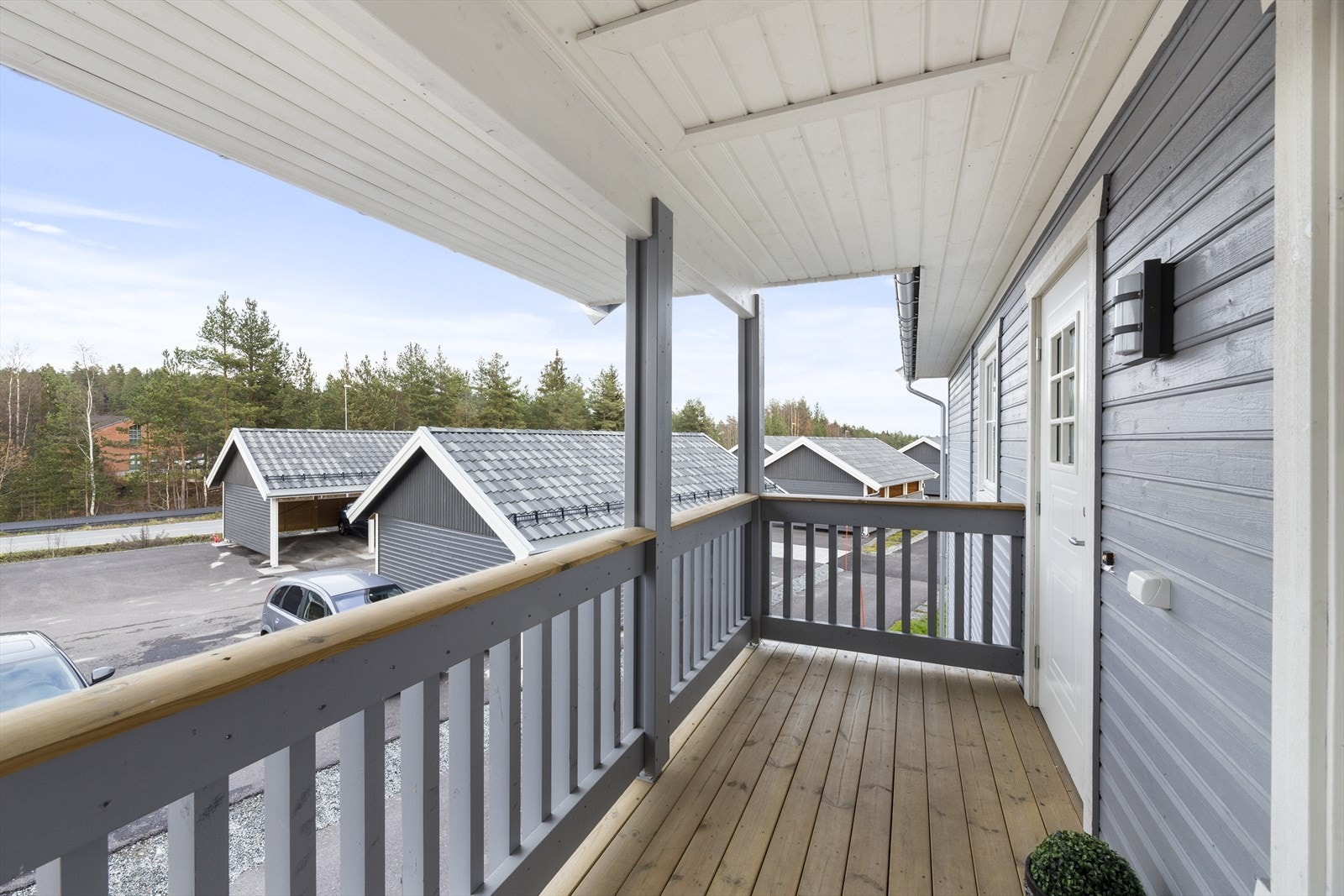 Overbygget inngangsparti, velkommen inn! Galleribilde