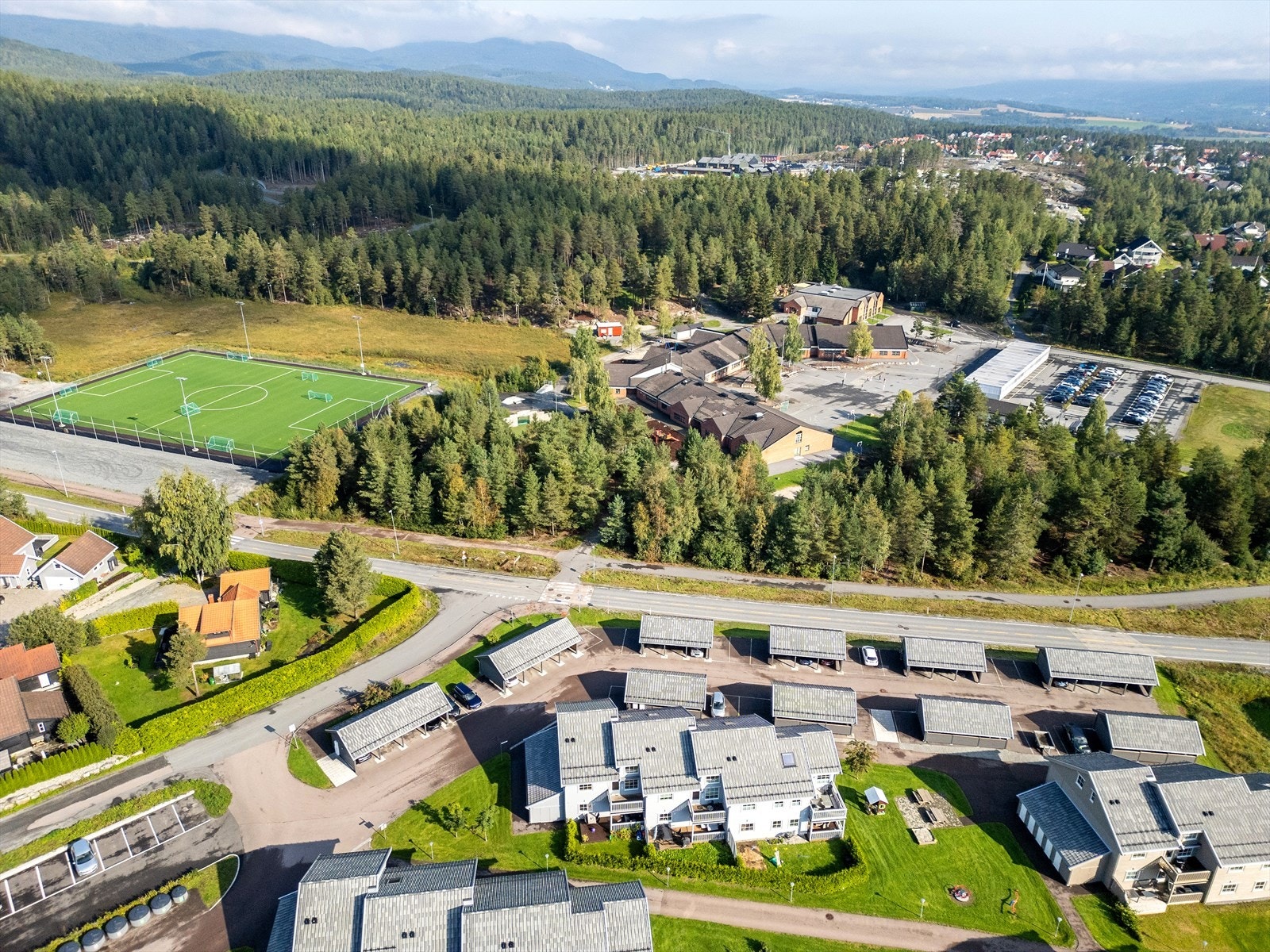 Ormåsen er et perfekt utgangspunkt for turopplevelser med kort vei til flotte helårs lysløyper, skiløyper og turstier. Her er det et svært godt utgangspunkt for turer også videre innover mot Junger og Holtefjell. Galleribilde