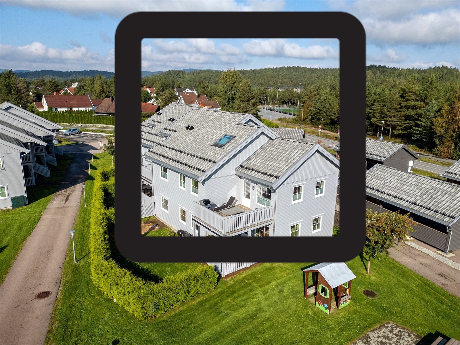 Velkommen til flott leilighet som går over 2 plan. Beliggenhet i et nyere og populært boligfelt på Ormåsen - parkering i carport! Galleribilde