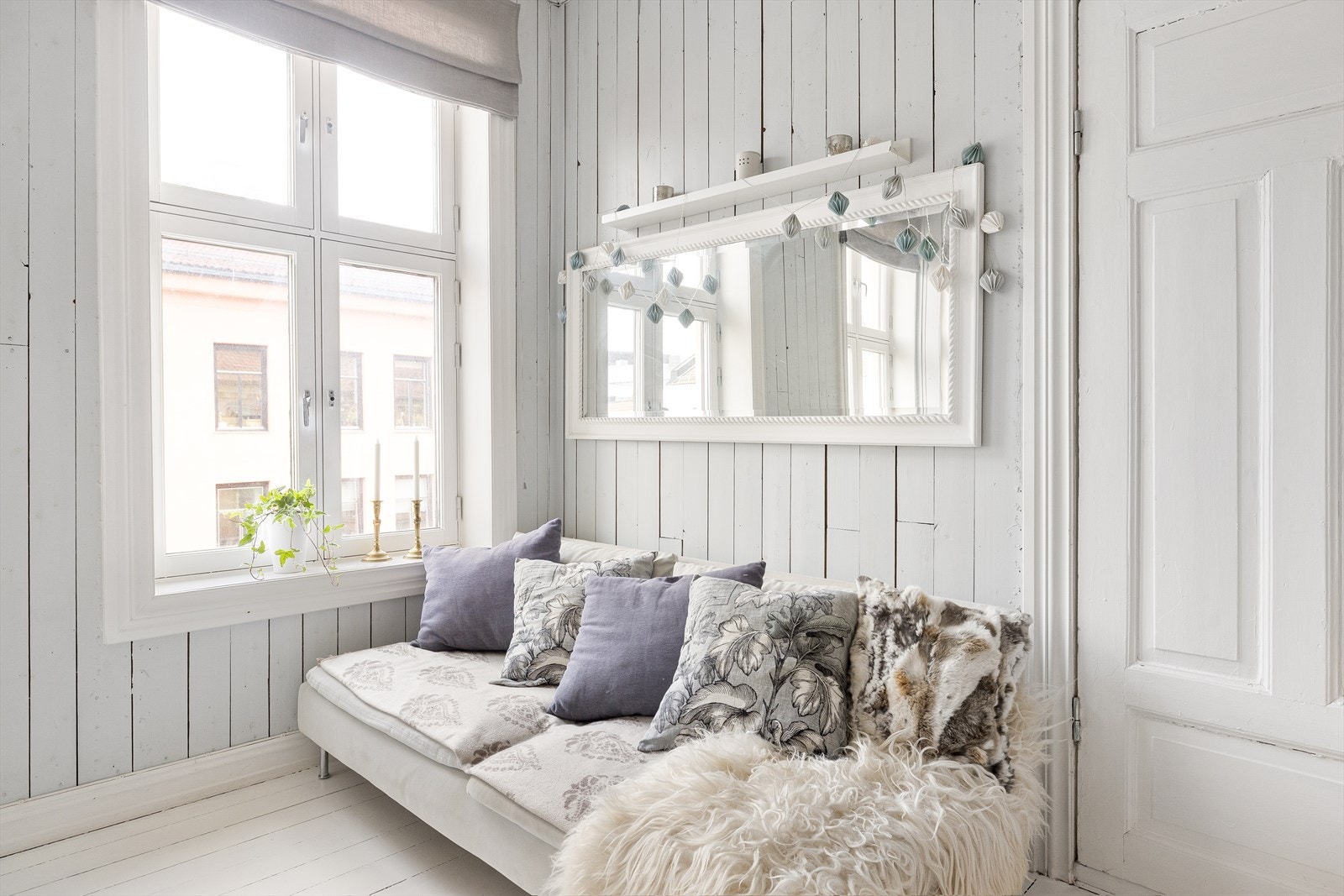 Her kan det enkelt innredes med en koselig sofagruppe. Galleribilde