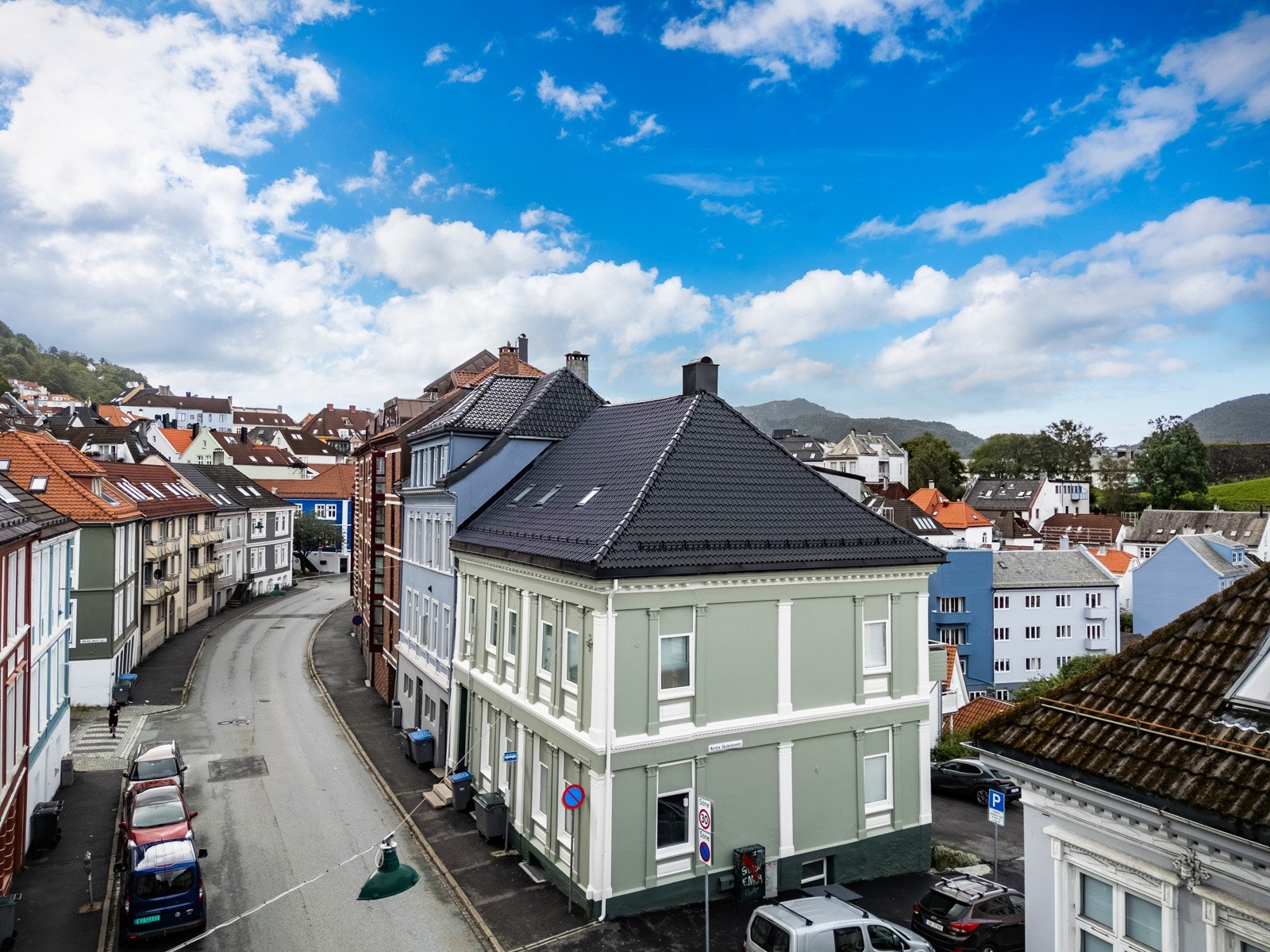 - En smakfull og gjennomført 3-roms leilighet med attraktiv beliggenhet i et sjarmerende og veletablert område - Galleribilde