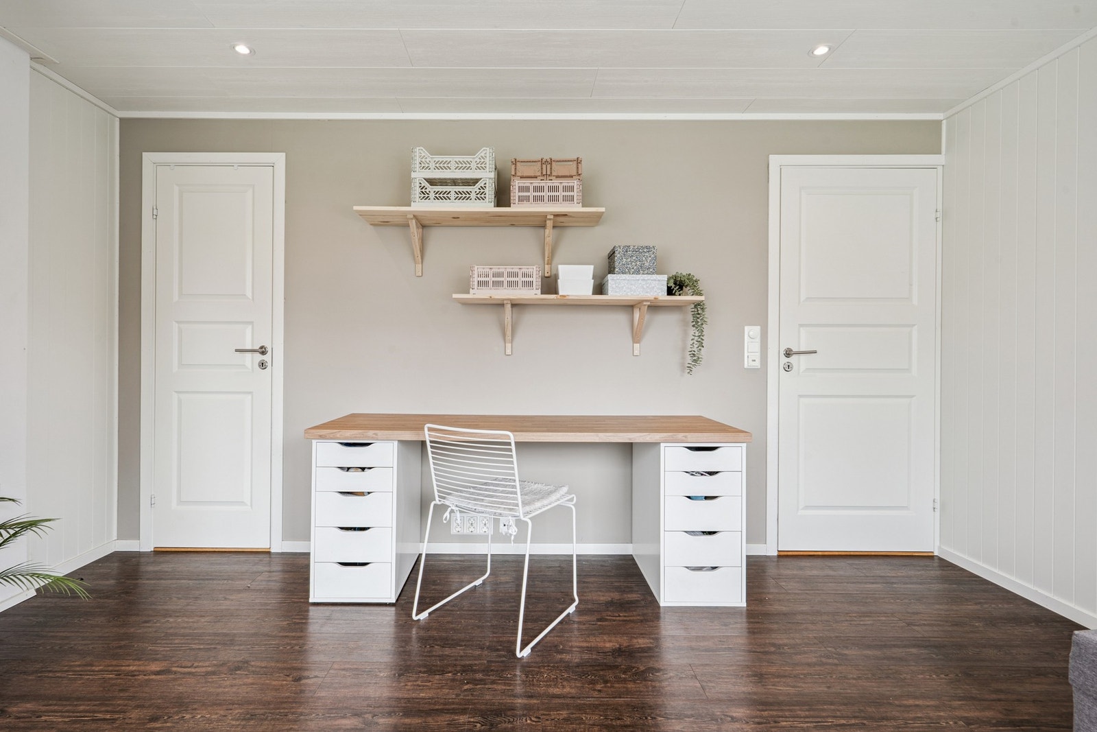 Fra soverommen er det dør til vaskerommet. Galleribilde