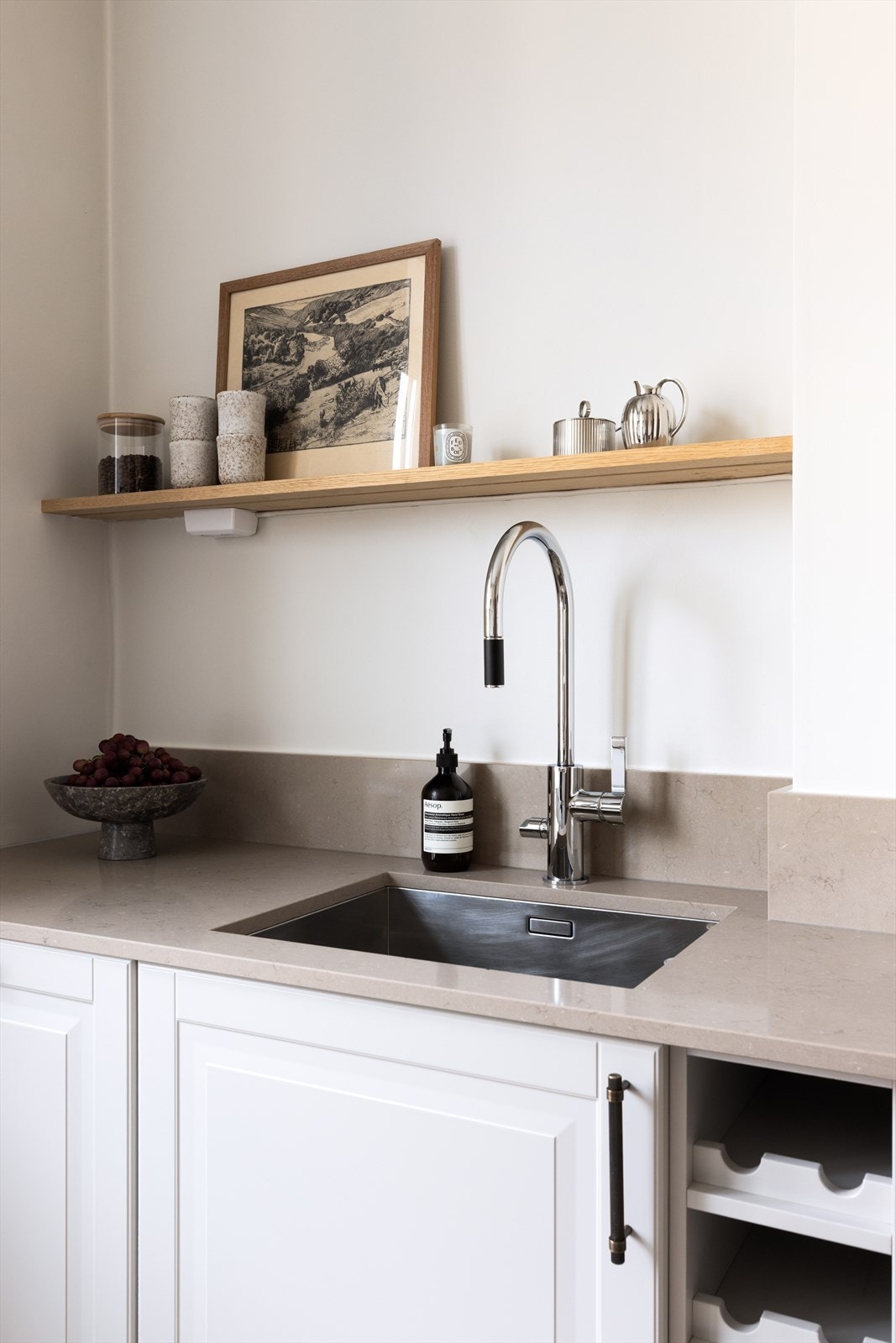 Underlimt oppvaskkum fra Blanco og trekkbar kjøkkenarmatur fra Tapwell Galleribilde