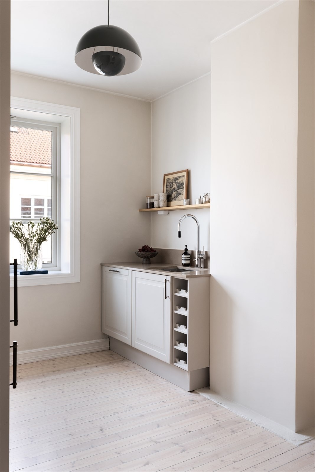 Fine tilpassede løsninger for hyller og vinskap Galleribilde