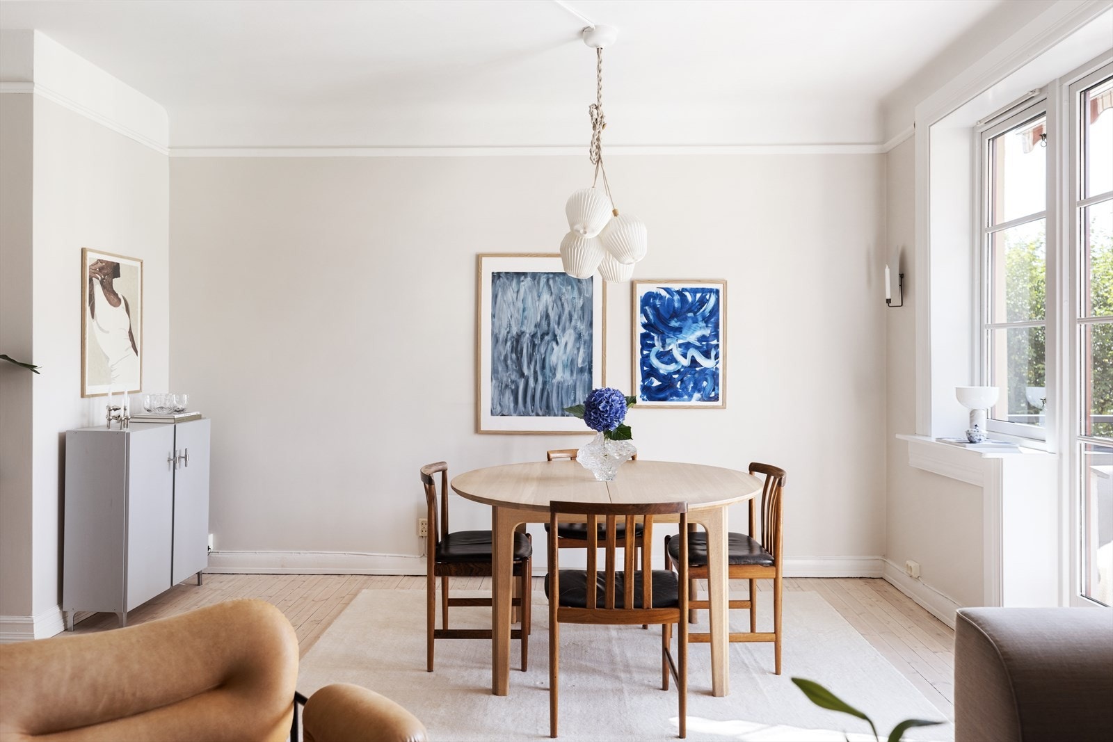 Boligen holder en god standard, samtidig som de originale kvalitetene er bevart Galleribilde