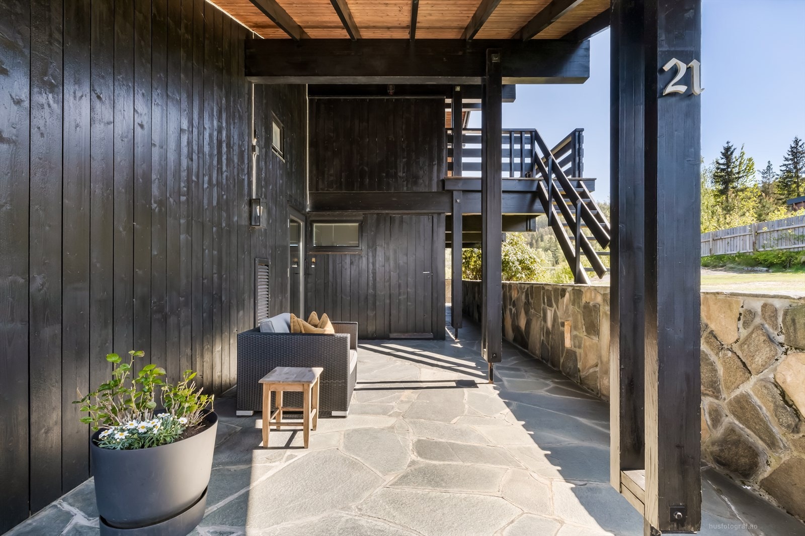 Hyggelig overbygget uteplass Galleribilde