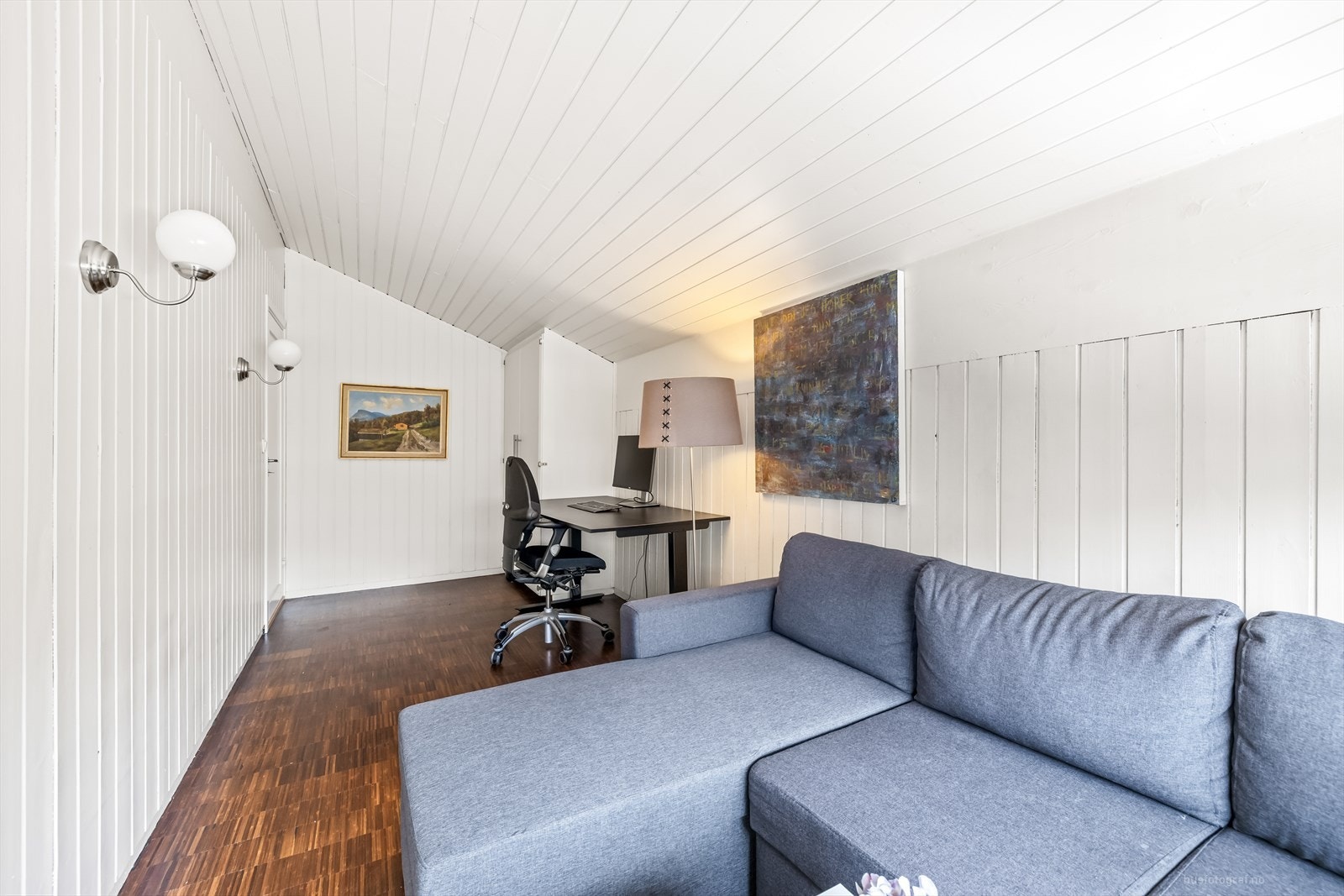 Soverom nr. 2 i 2. etasje av god størrelse Galleribilde