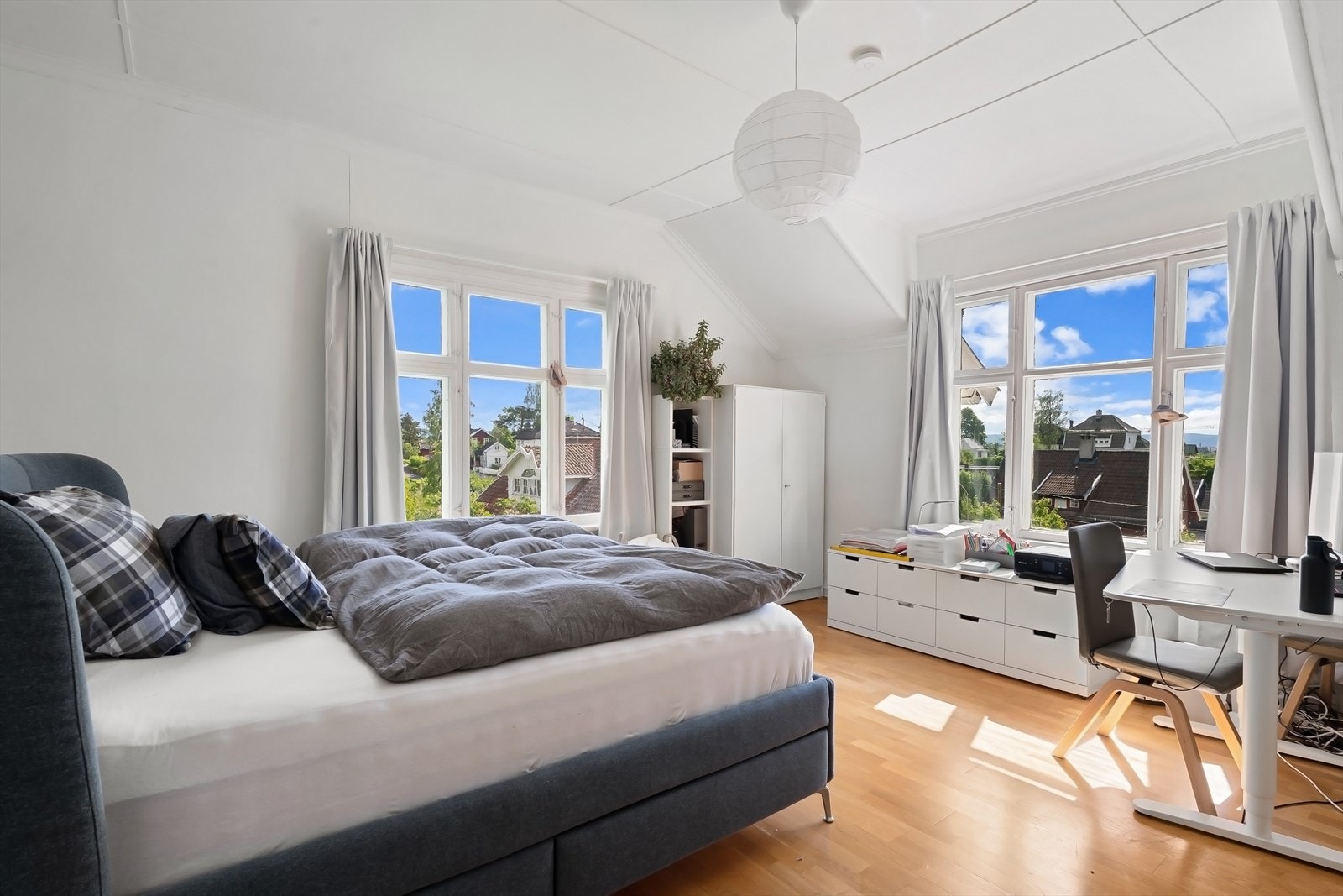 Stort hovedsoverom i 2.etg. Galleribilde