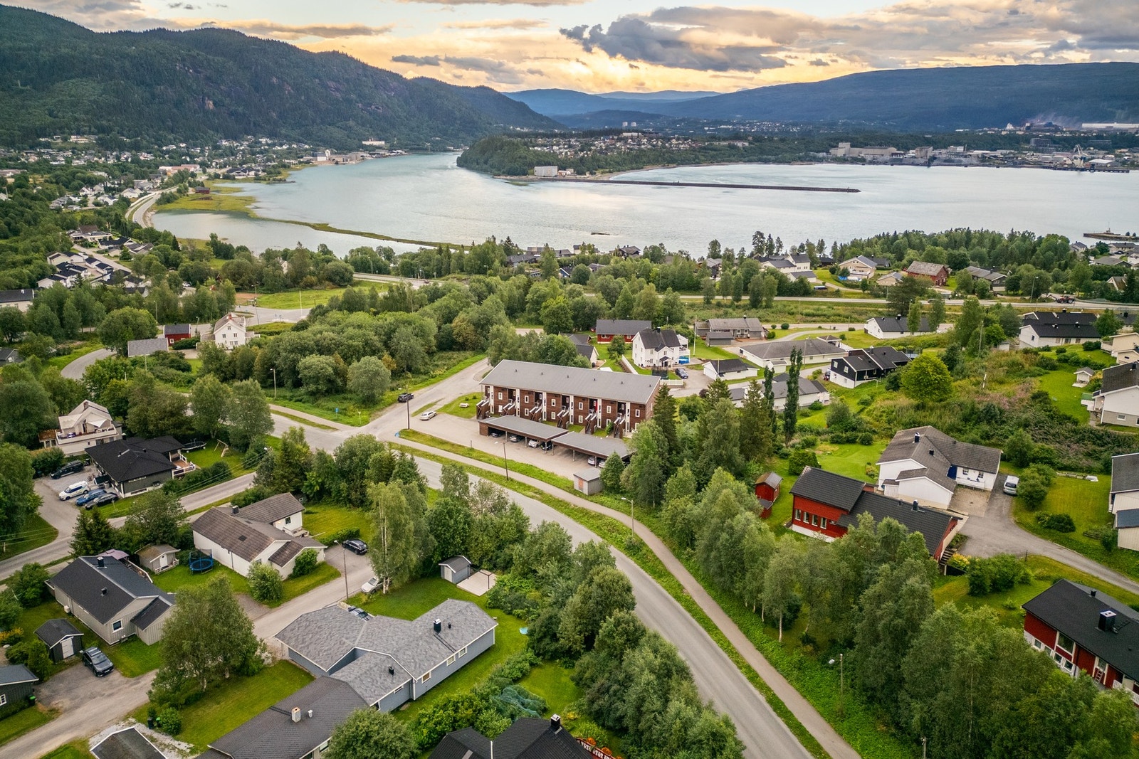 Boligen ligger fint vendt som gjør at du har gode solforhold Galleribilde