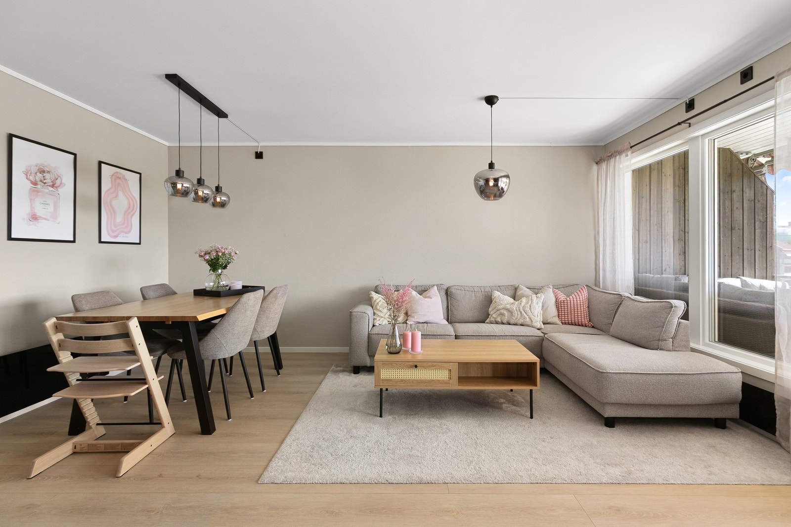 Velkommen til Garntervegen 21, presentert av Ingrid Bøhmer. Foto: Kim Rognmo Galleribilde