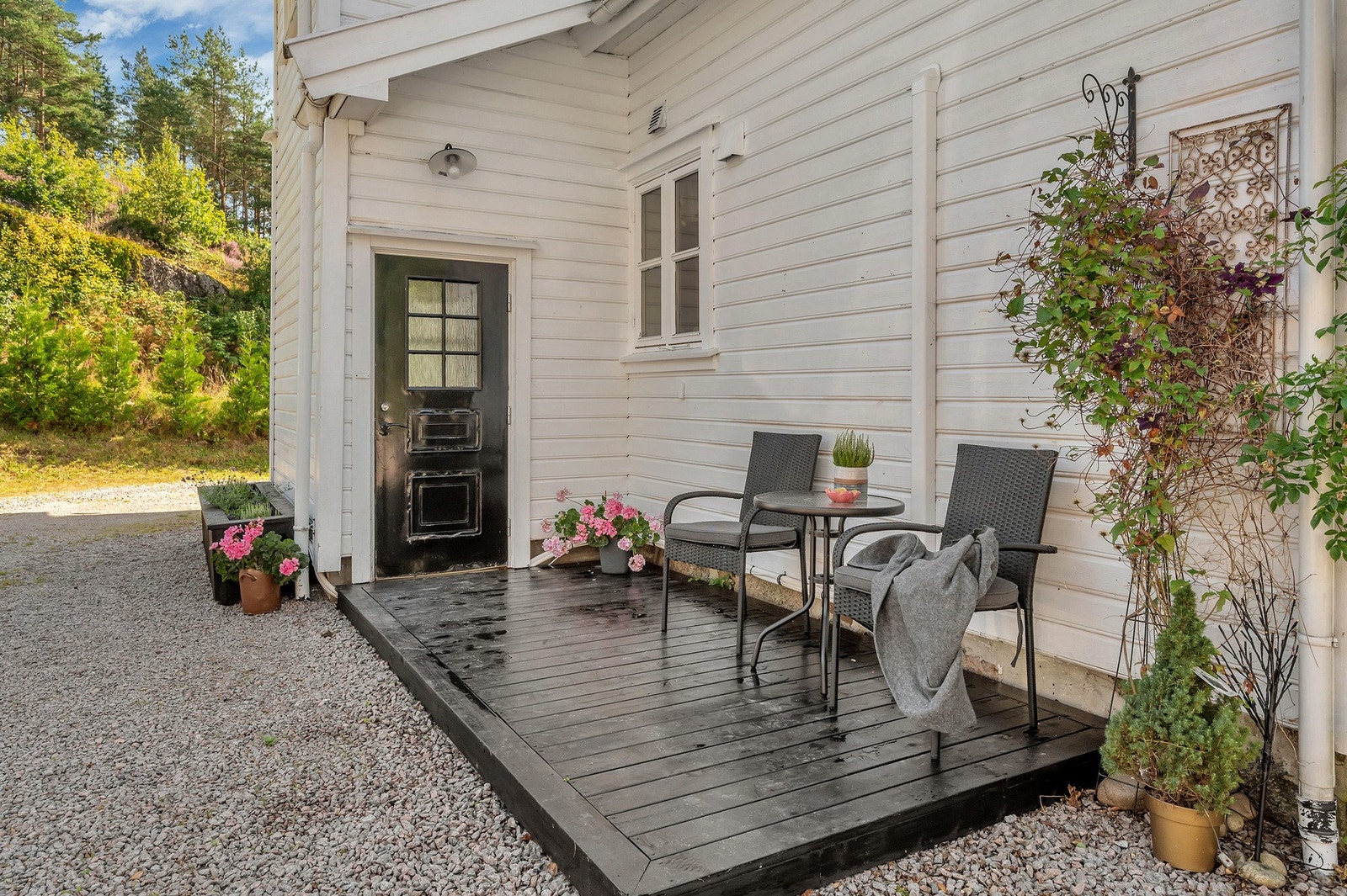 Inngangsparti på baksiden av boligen. Galleribilde