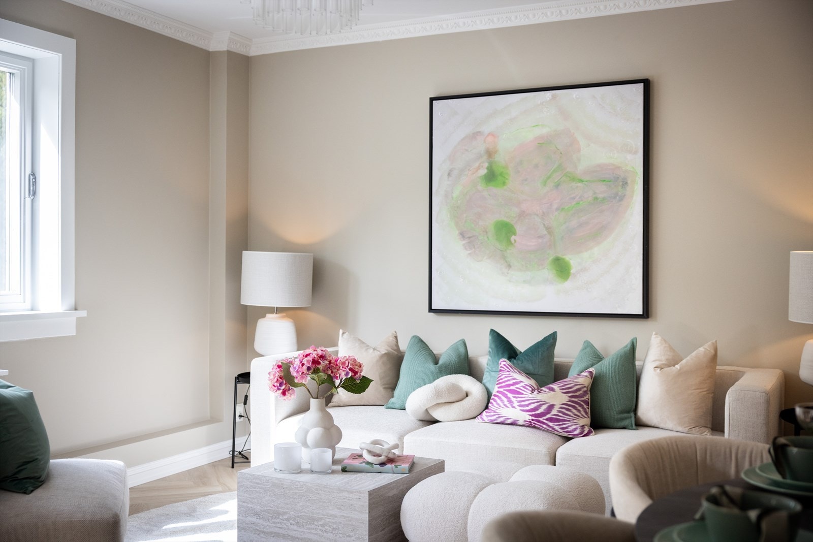 - Alle lamper er appstyrte via Plejd (smarthus) - Galleribilde