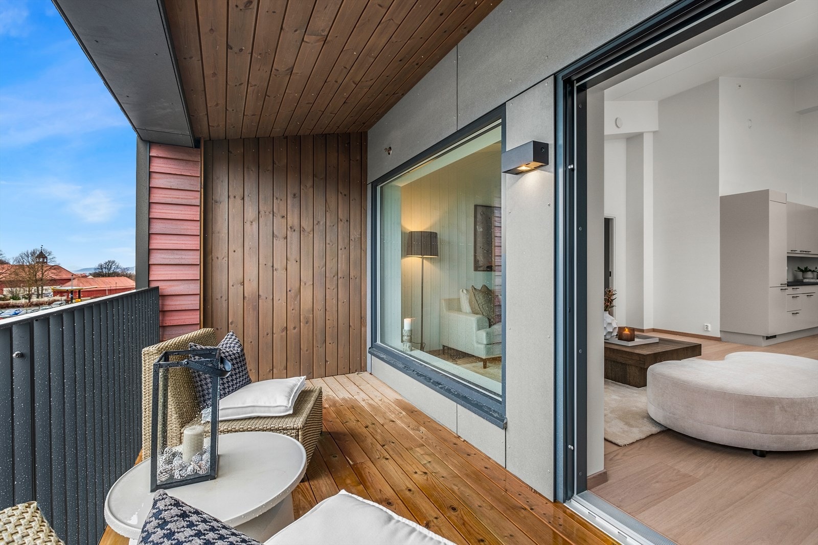 På balkongen kan gode solforhold nytes på dagtid. Ypperlig for late sommerdager Galleribilde