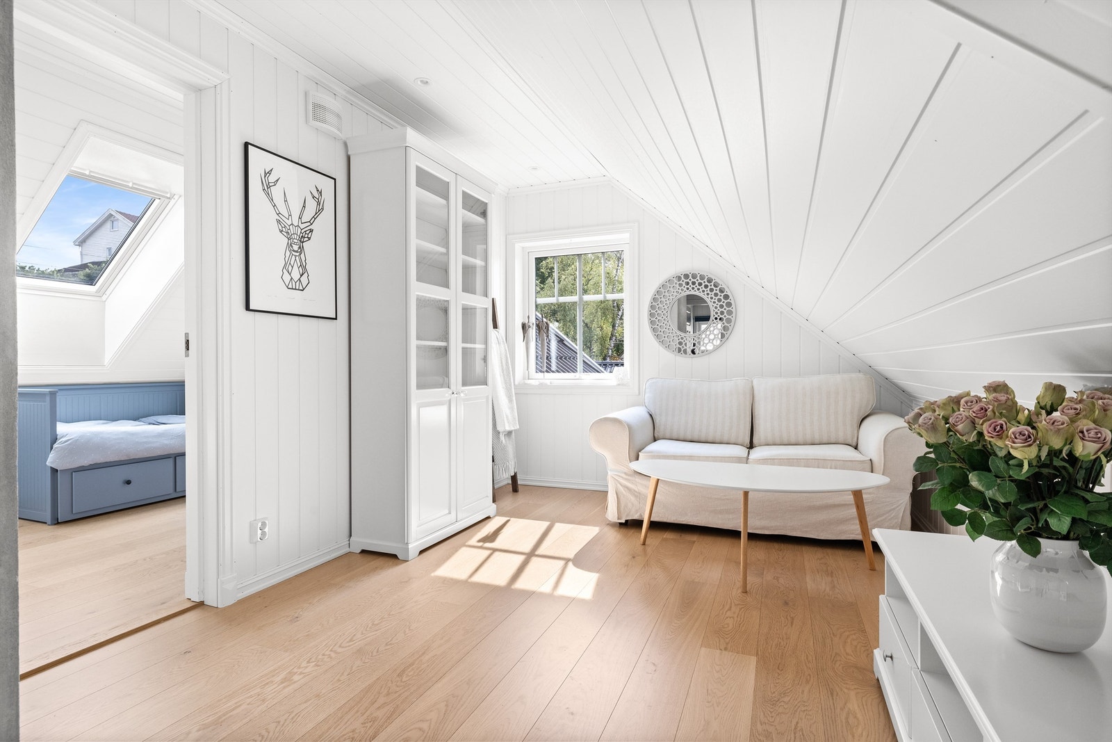 Utgang fra loftstue til balkong på 6 kvm Galleribilde