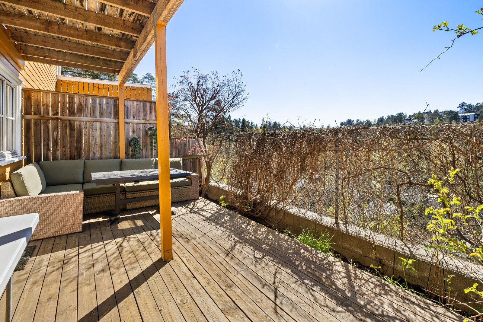 Her kan du nyte godværsdagene i frisk luft og rolige omgivelser. Galleribilde