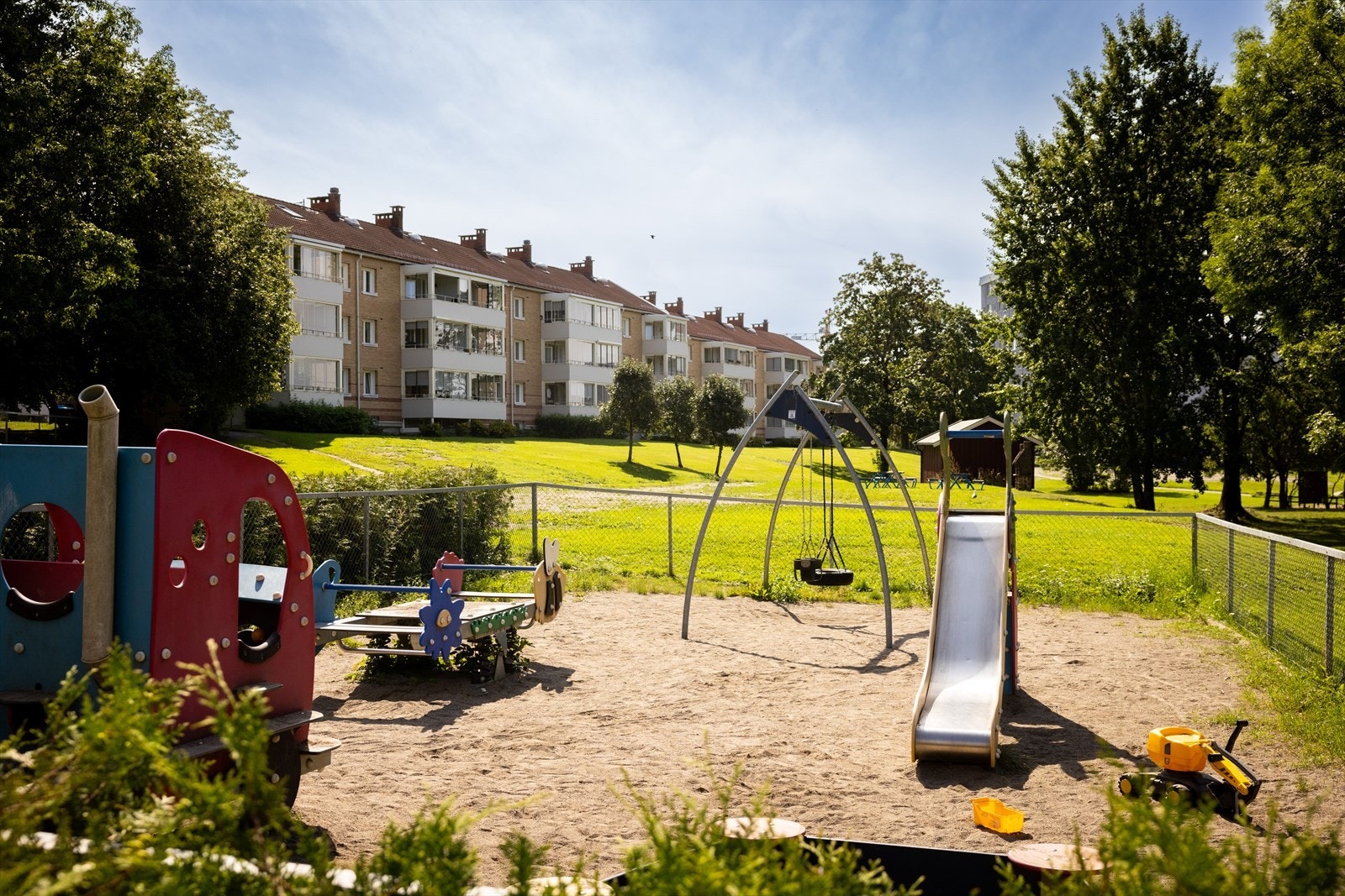 - Hyggelig lekeplass for barna i borettslaget - Galleribilde