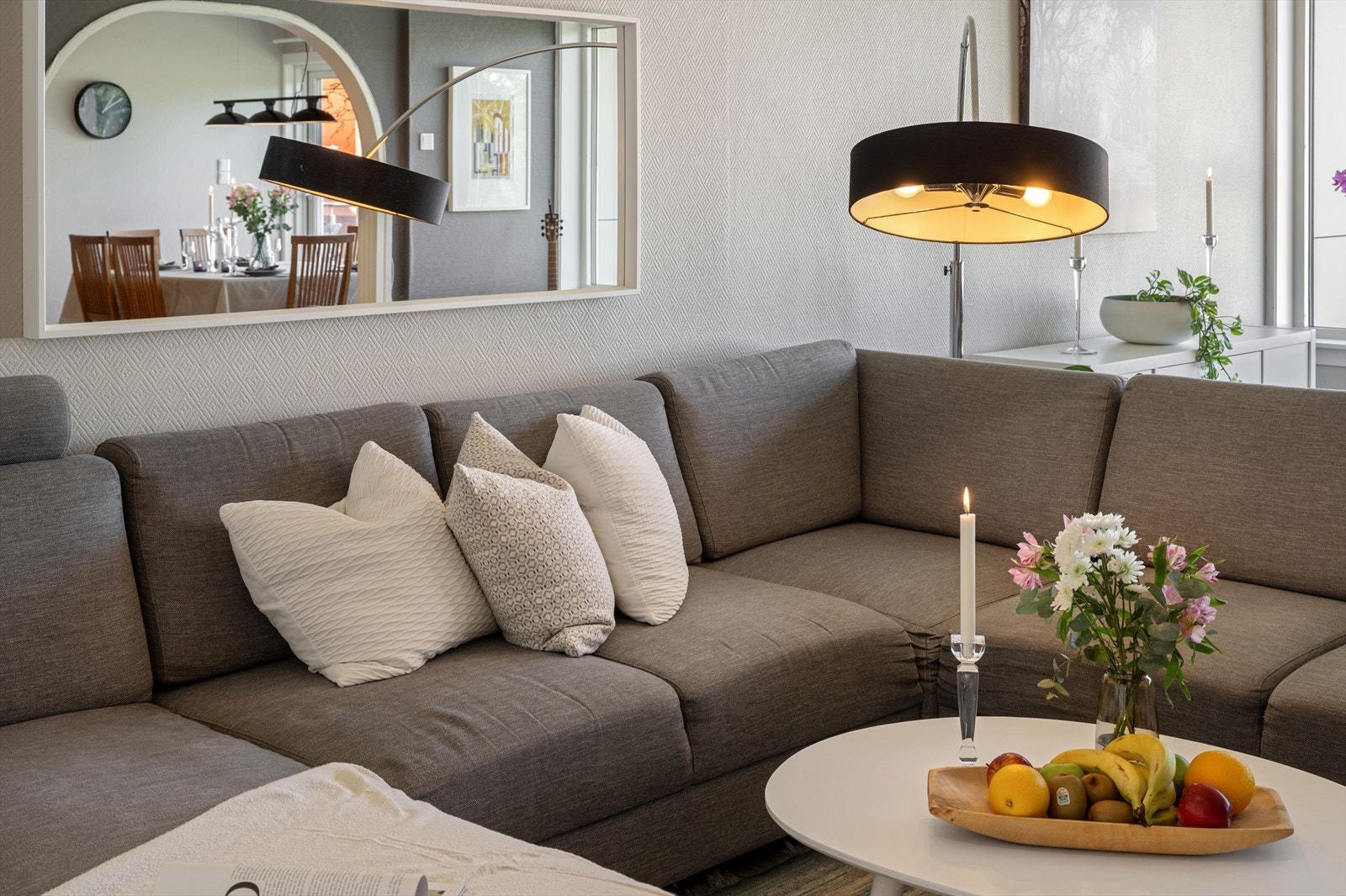 4-roms borettslagsleilighet med stor balkong og sentral beliggenhet! Galleribilde