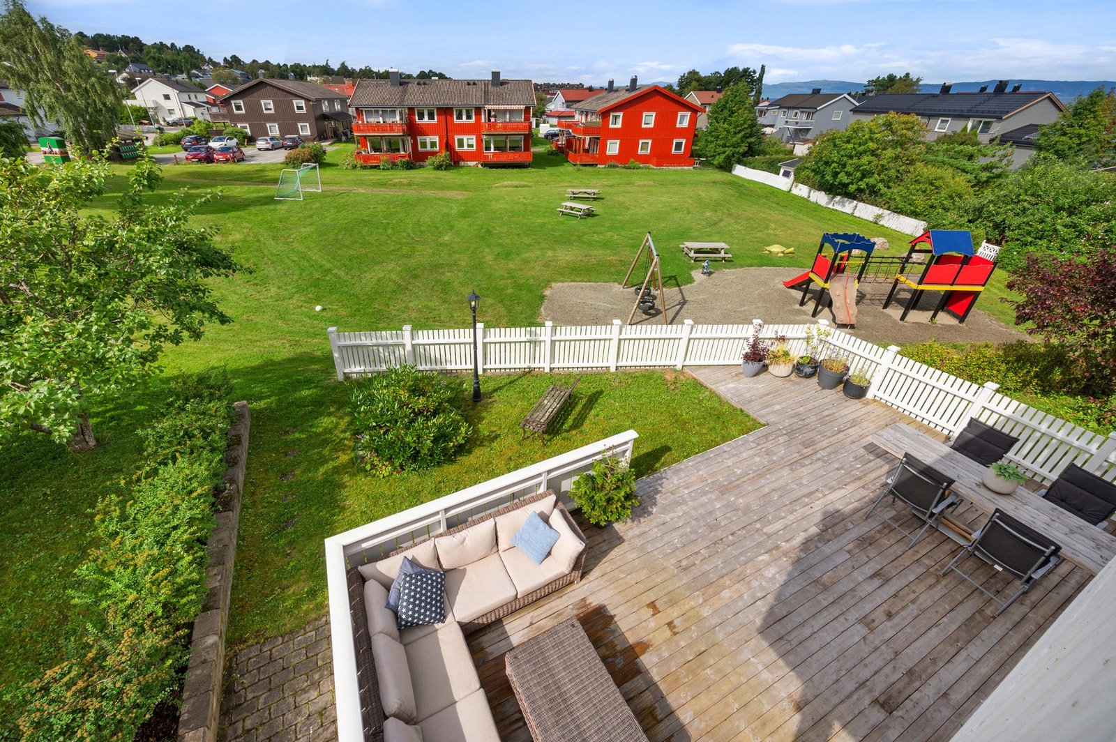 Boligen ligger i et svært attraktivt boligområde på Ranheim, øst i Trondheim. Det er kort vei til kjøpesenteret Grilstadporten, med bl.a. søndagsåpen butikk, frisør, apotek og treningssenter. Galleribilde