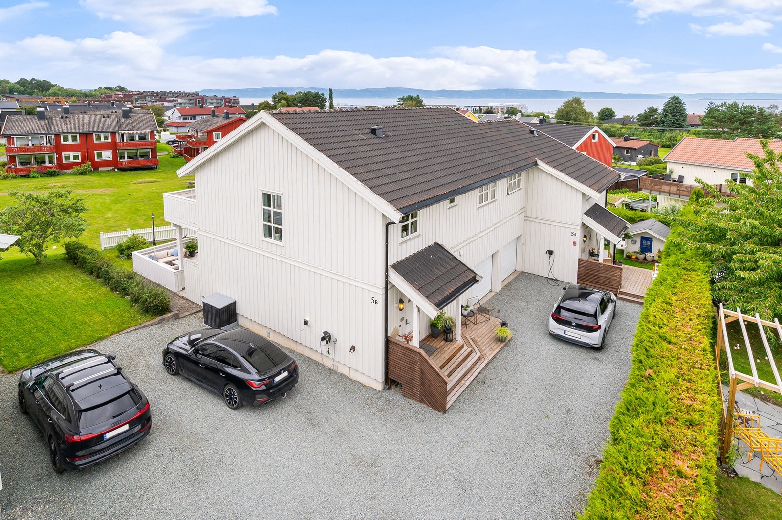 Boligen ble oppført så sent som i 2003, huset fremstår oppgradert og moderne. Galleribilde