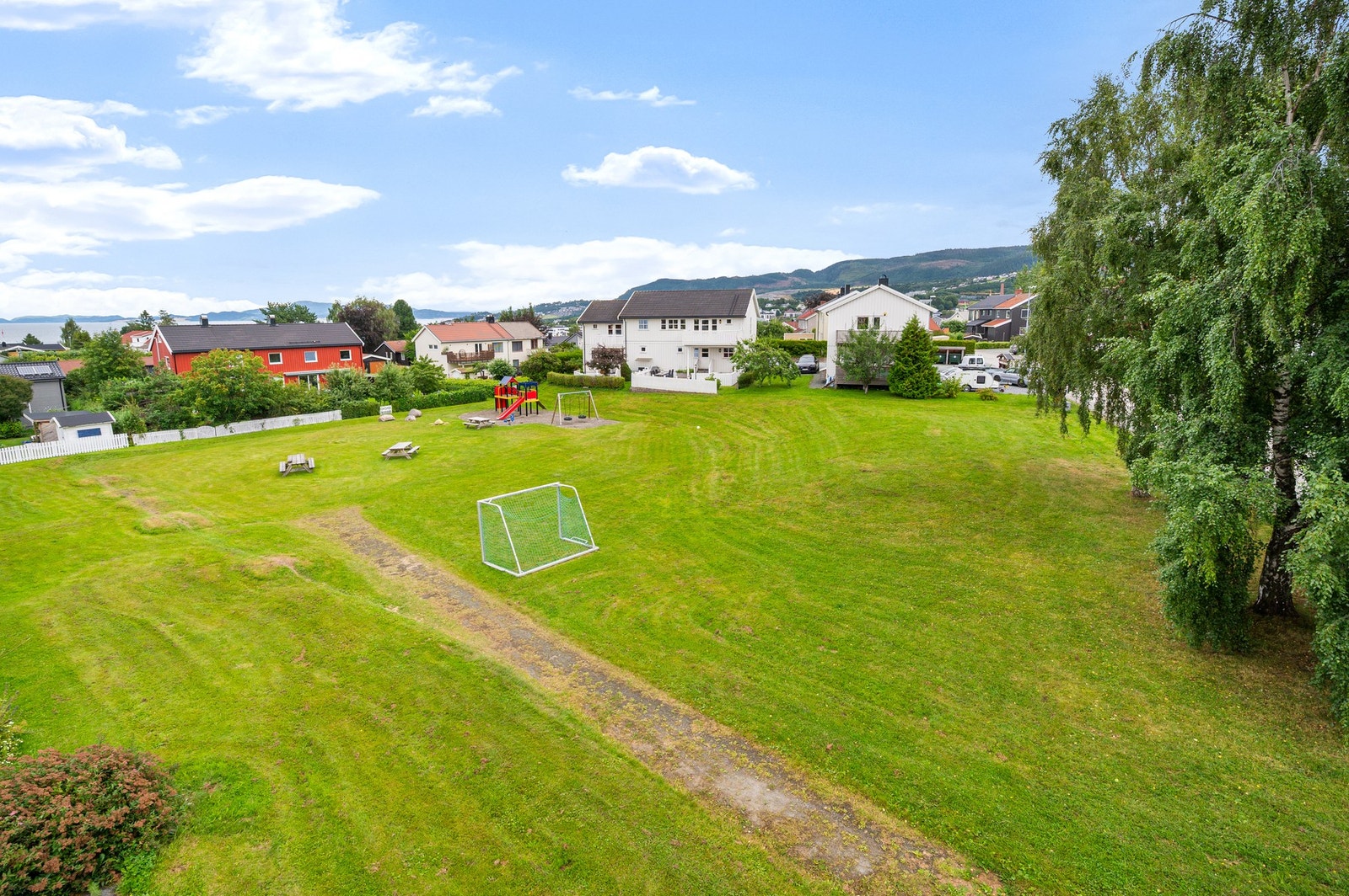 Ranheim er kjent for godt bomiljø og har godt utbygde tilbud innen idrett, friluftsliv og kommunikasjon. Det er et svært barnevennlig område med flere barnehager, skoler (boligen sokner til Ranheim barneskole) og en attraktiv friidrettshall. Galleribilde